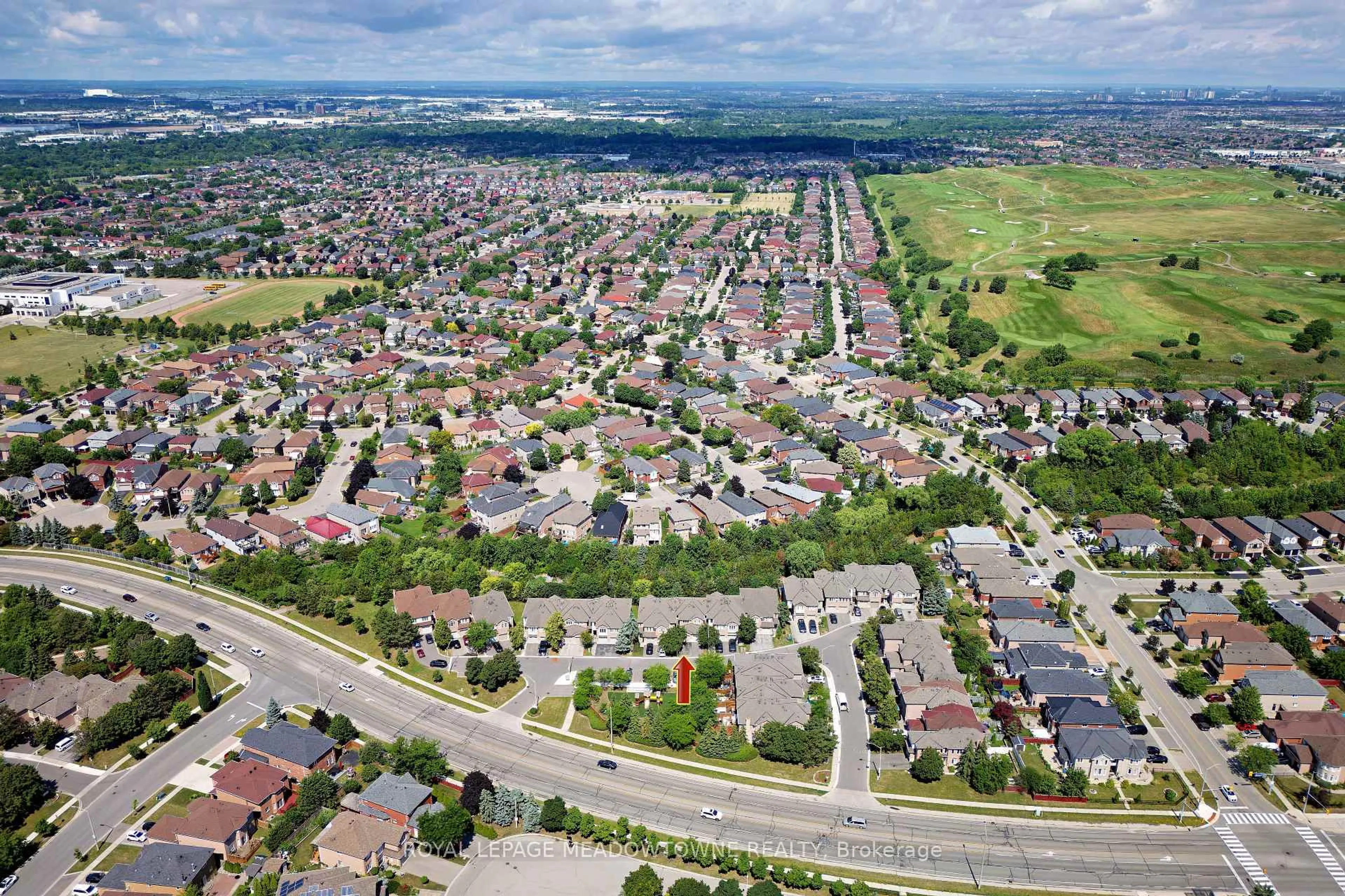 A pic from outside/outdoor area/front of a property/back of a property/a pic from drone, street for 1285 Bristol Rd #15, Mississauga Ontario L5V 2H5