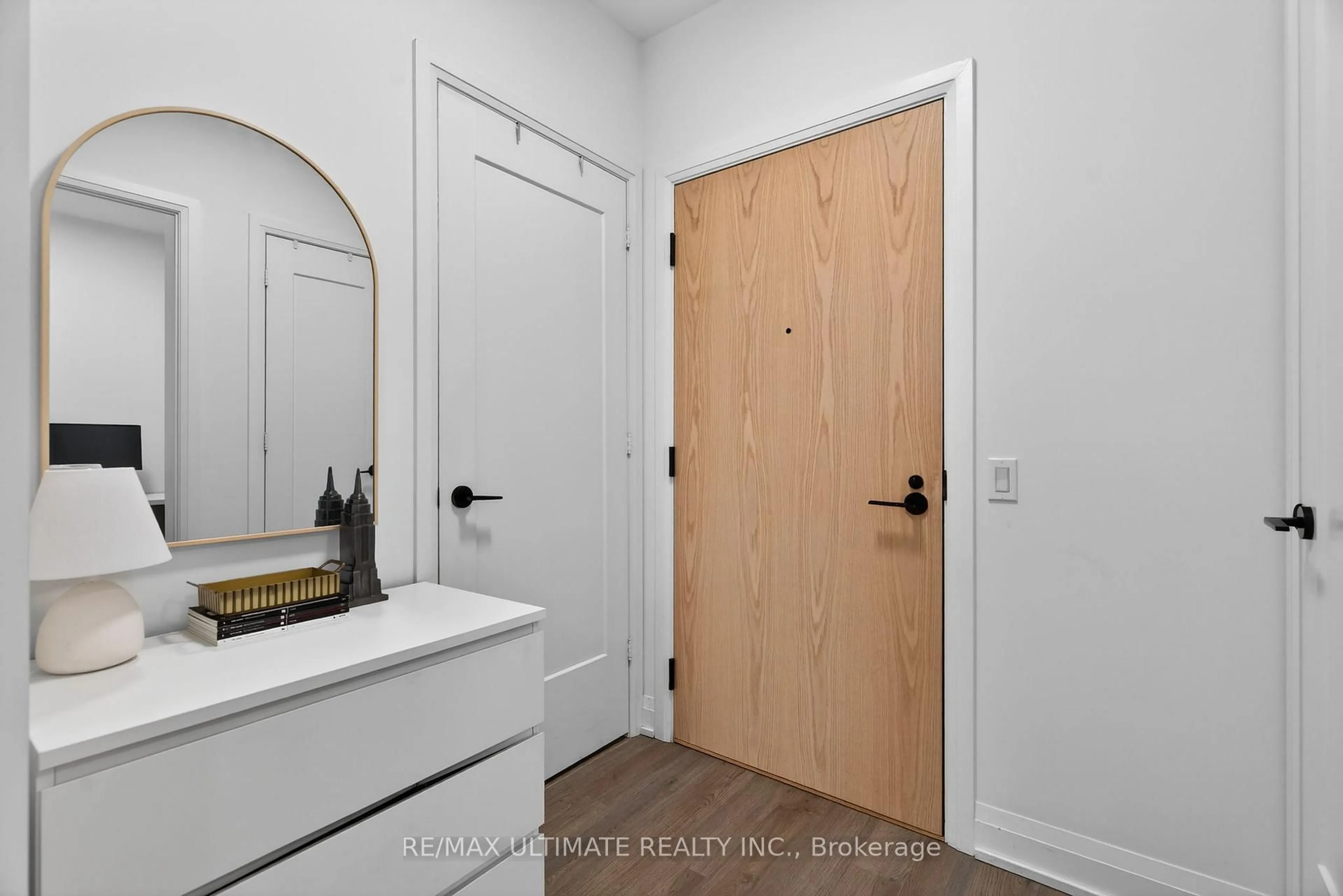 Indoor entryway for 50 George Butchart Dr #106, Toronto Ontario M3K 0C9