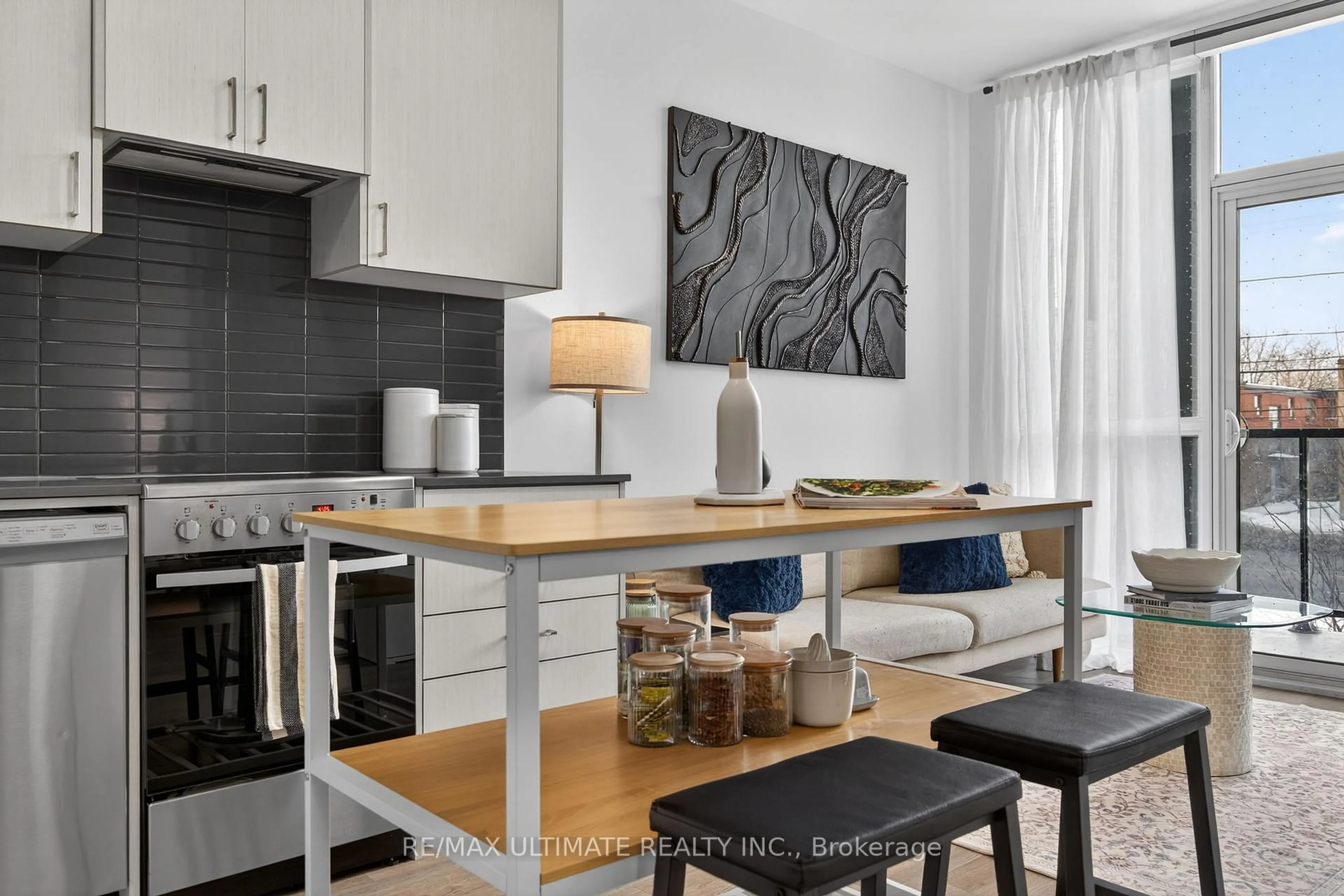 Open concept kitchen, unknown for 50 George Butchart Dr #106, Toronto Ontario M3K 0C9