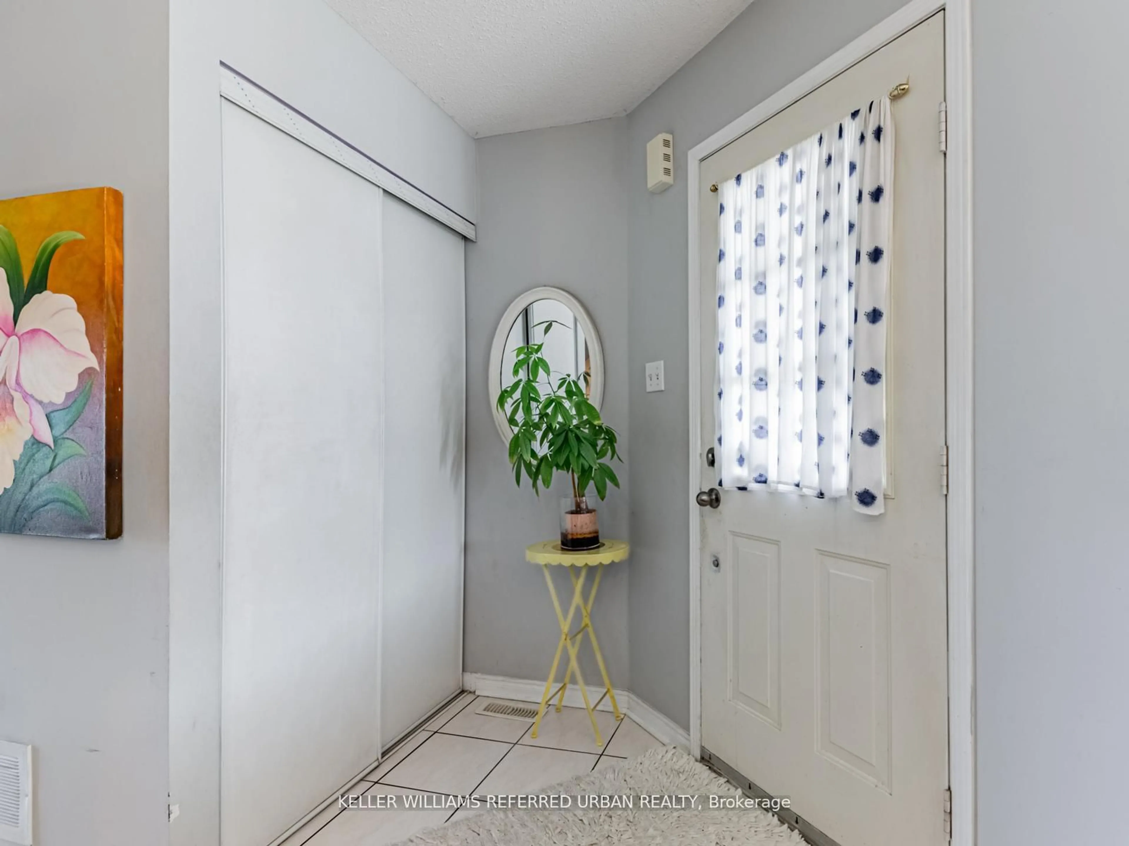 Indoor entryway for 219 Touchstone Dr, Toronto Ontario M6M 5J9