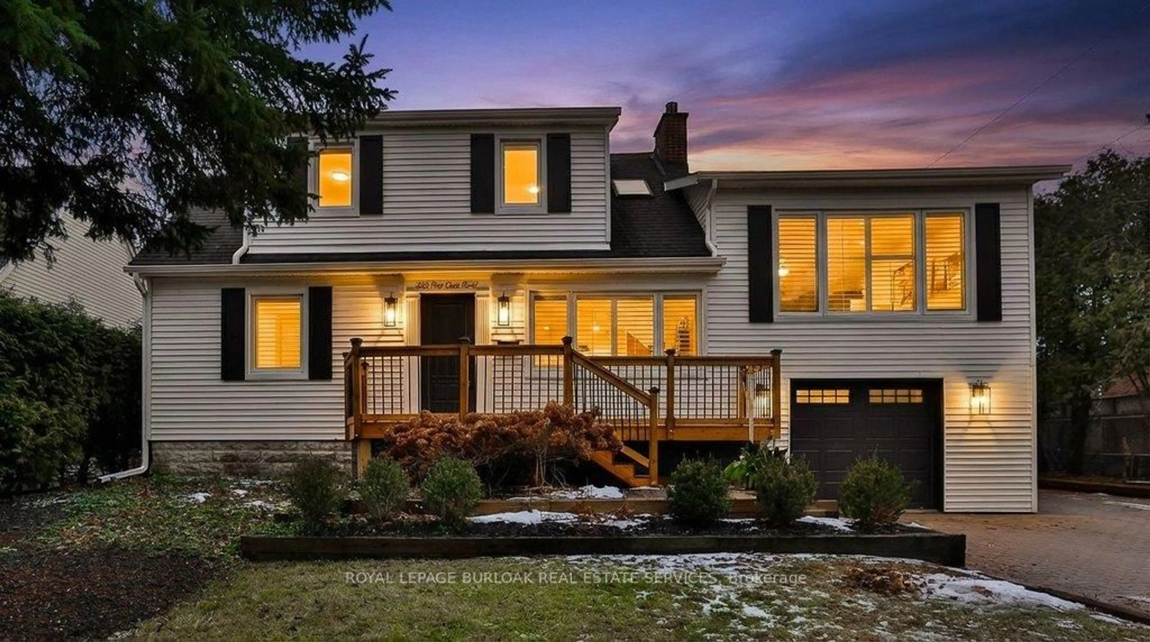 Home with vinyl exterior material, street for 282 Pine Cove Rd, Burlington Ontario L7N 1W2