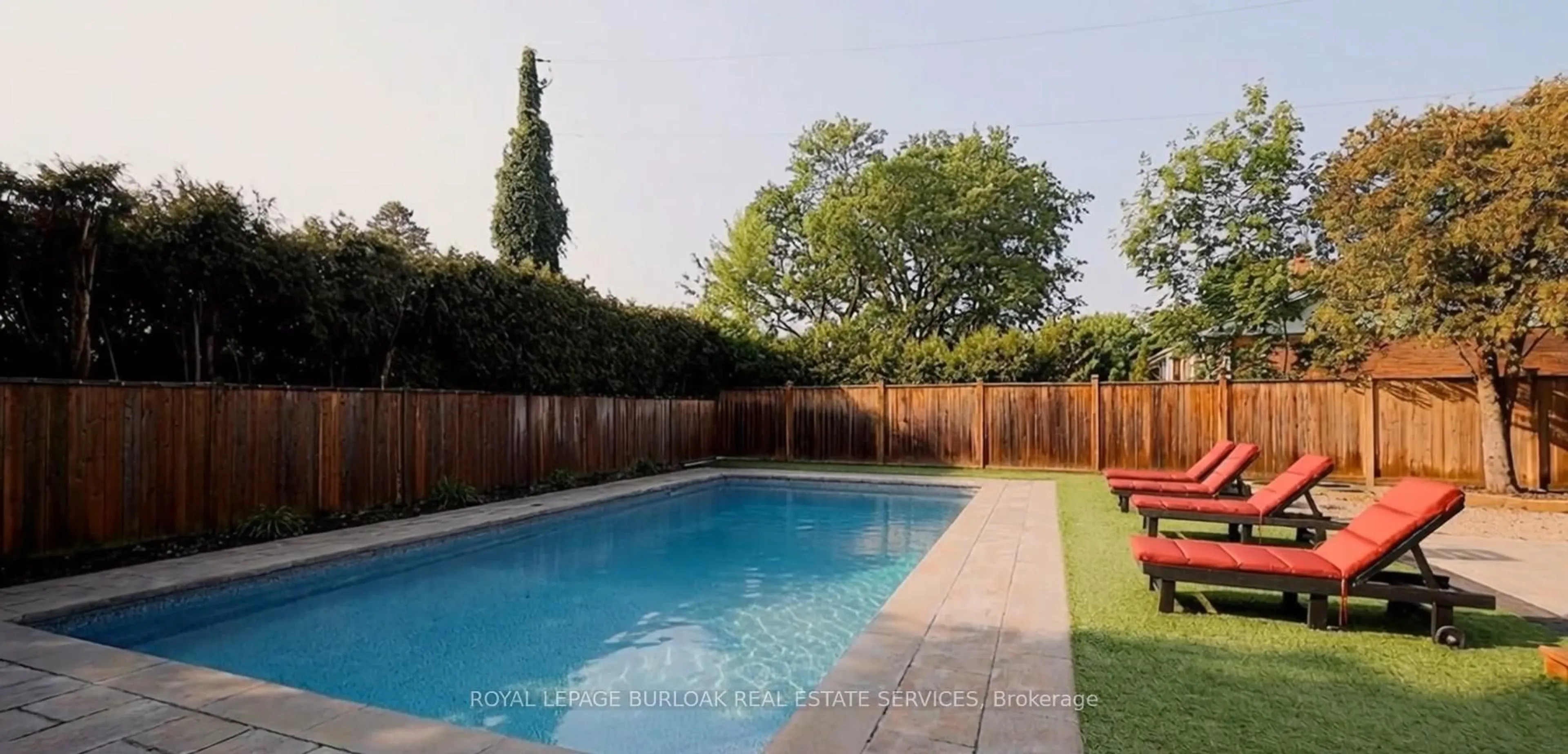Pool for 282 Pine Cove Rd, Burlington Ontario L7N 1W2