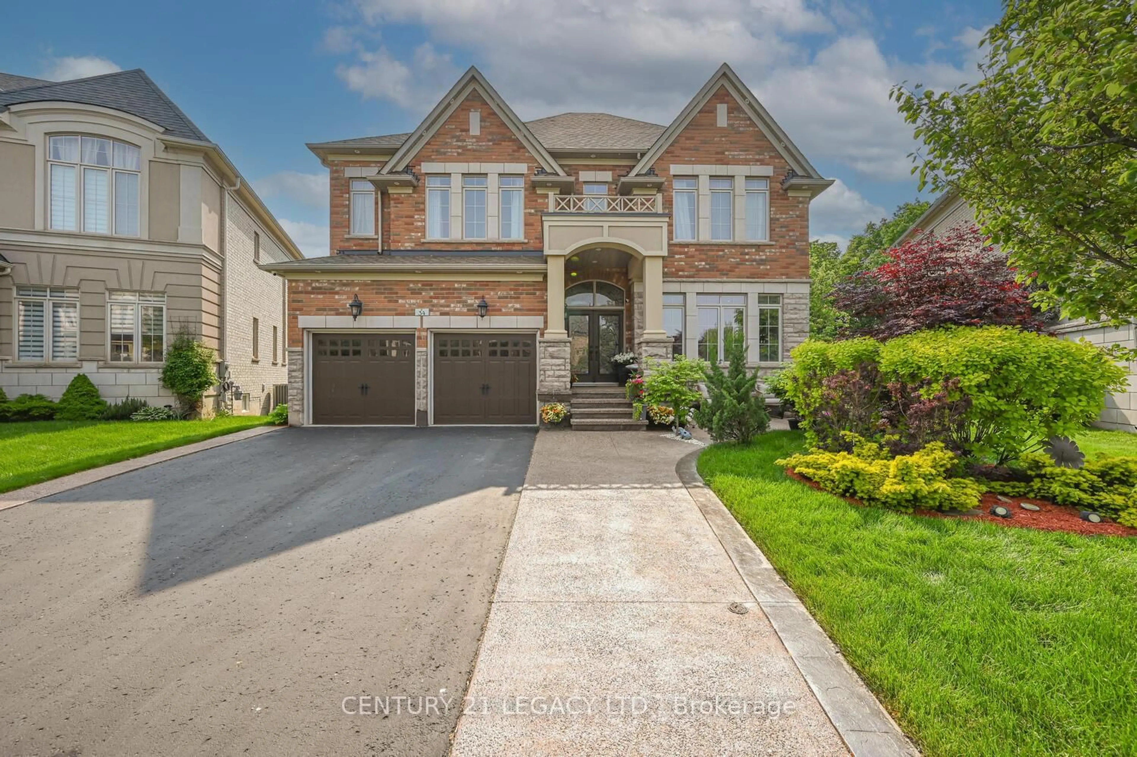 Home with brick exterior material, street for 34 Cannington Cres, Brampton Ontario L6X 2Y5