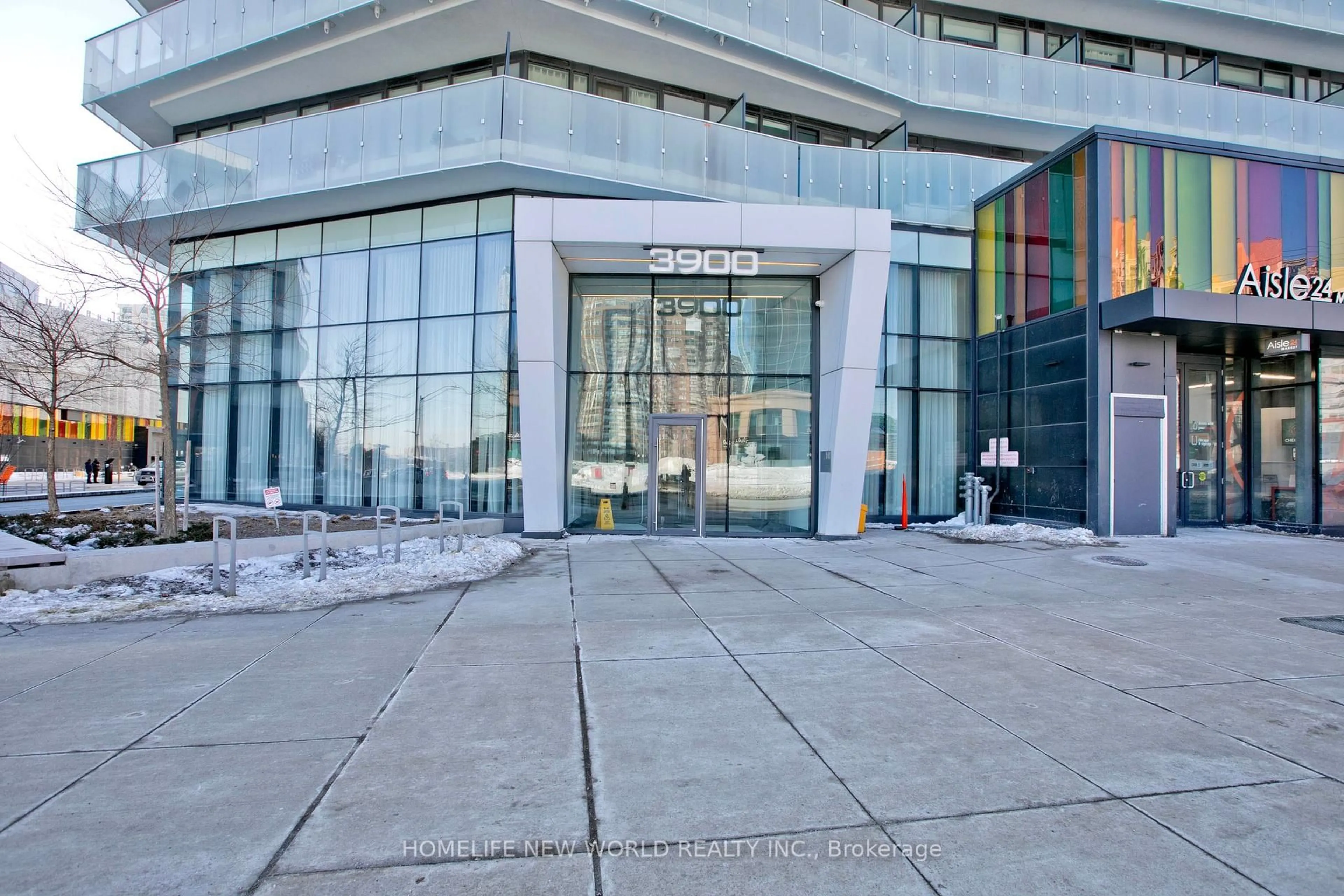 Indoor foyer for 3900 Confederation Pkwy #2907, Mississauga Ontario L5B 0M3