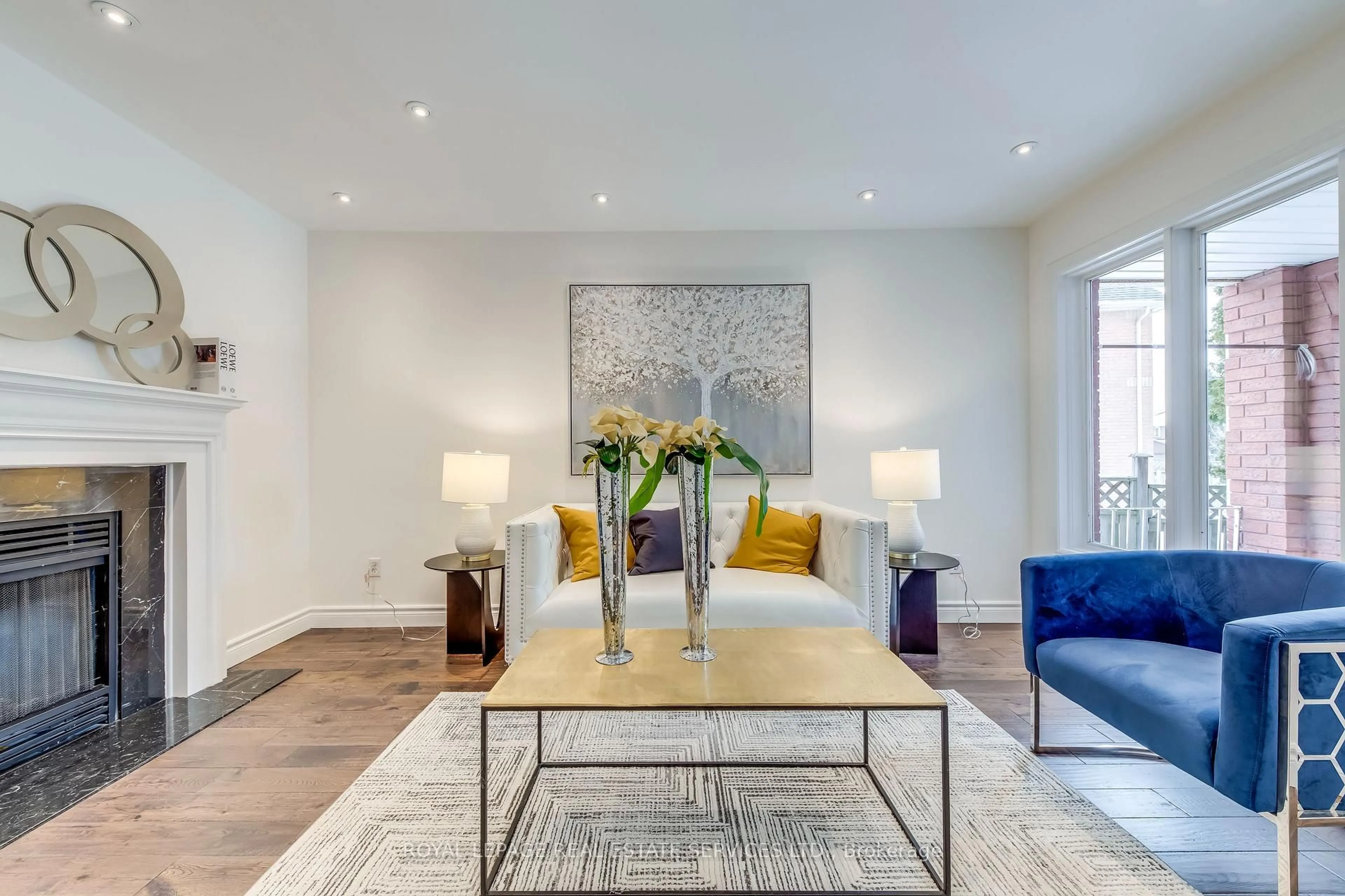 Living room with furniture, unknown for 1452 Rimon St, Mississauga Ontario L5V 1T7