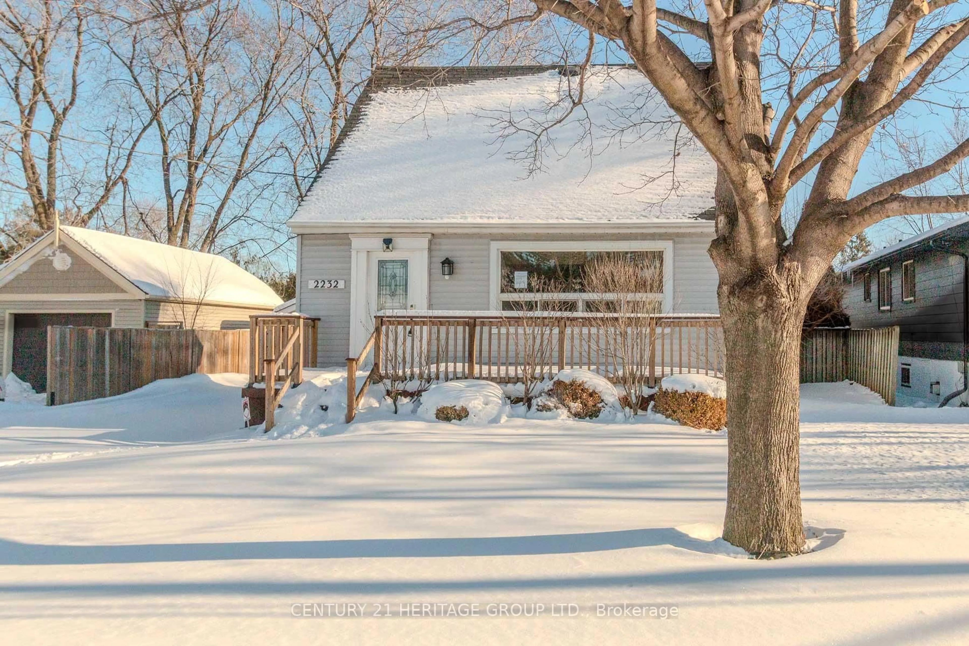 Unknown for 2232 Queensway Dr, Burlington Ontario L7R 3T1