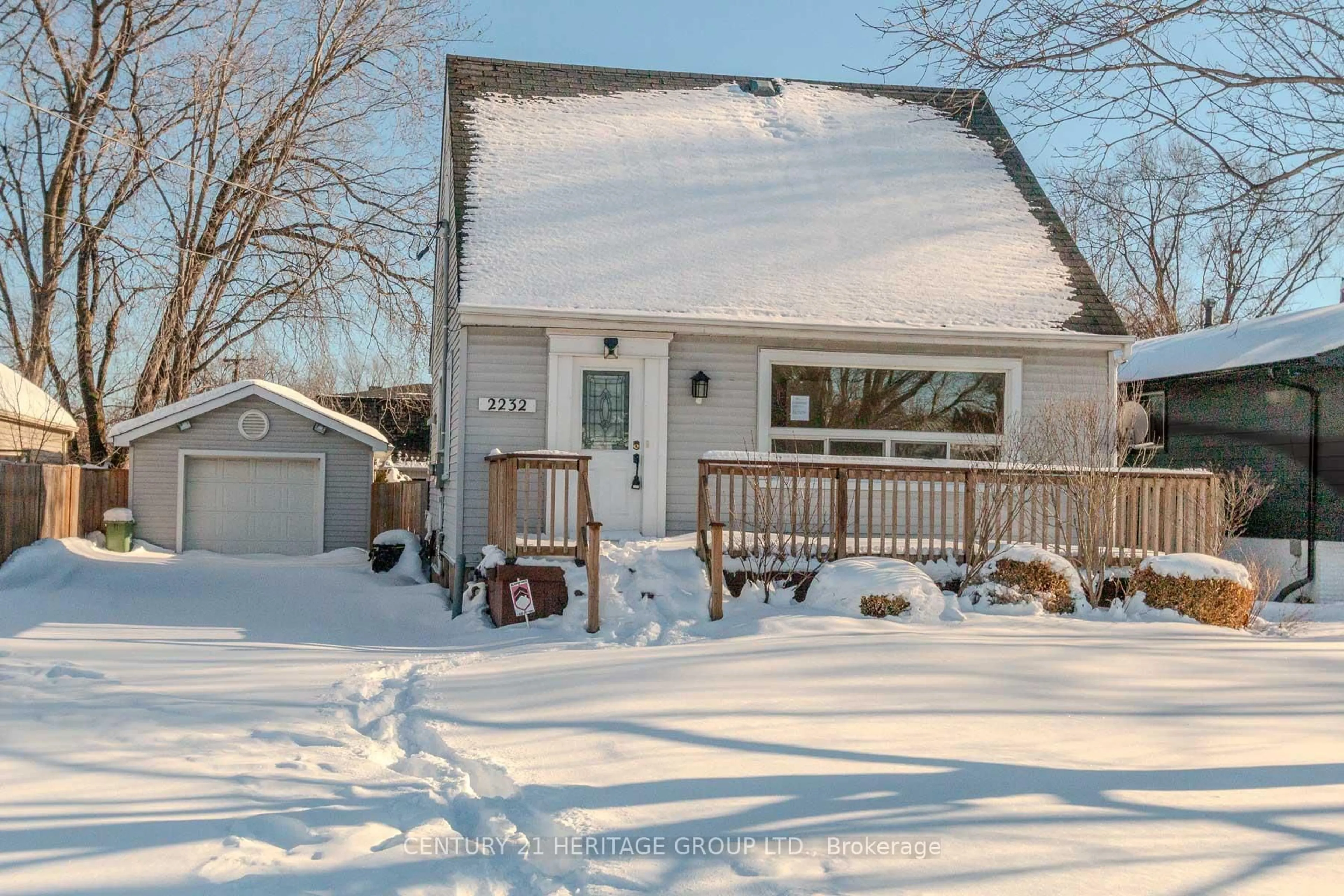 Unknown for 2232 Queensway Dr, Burlington Ontario L7R 3T1