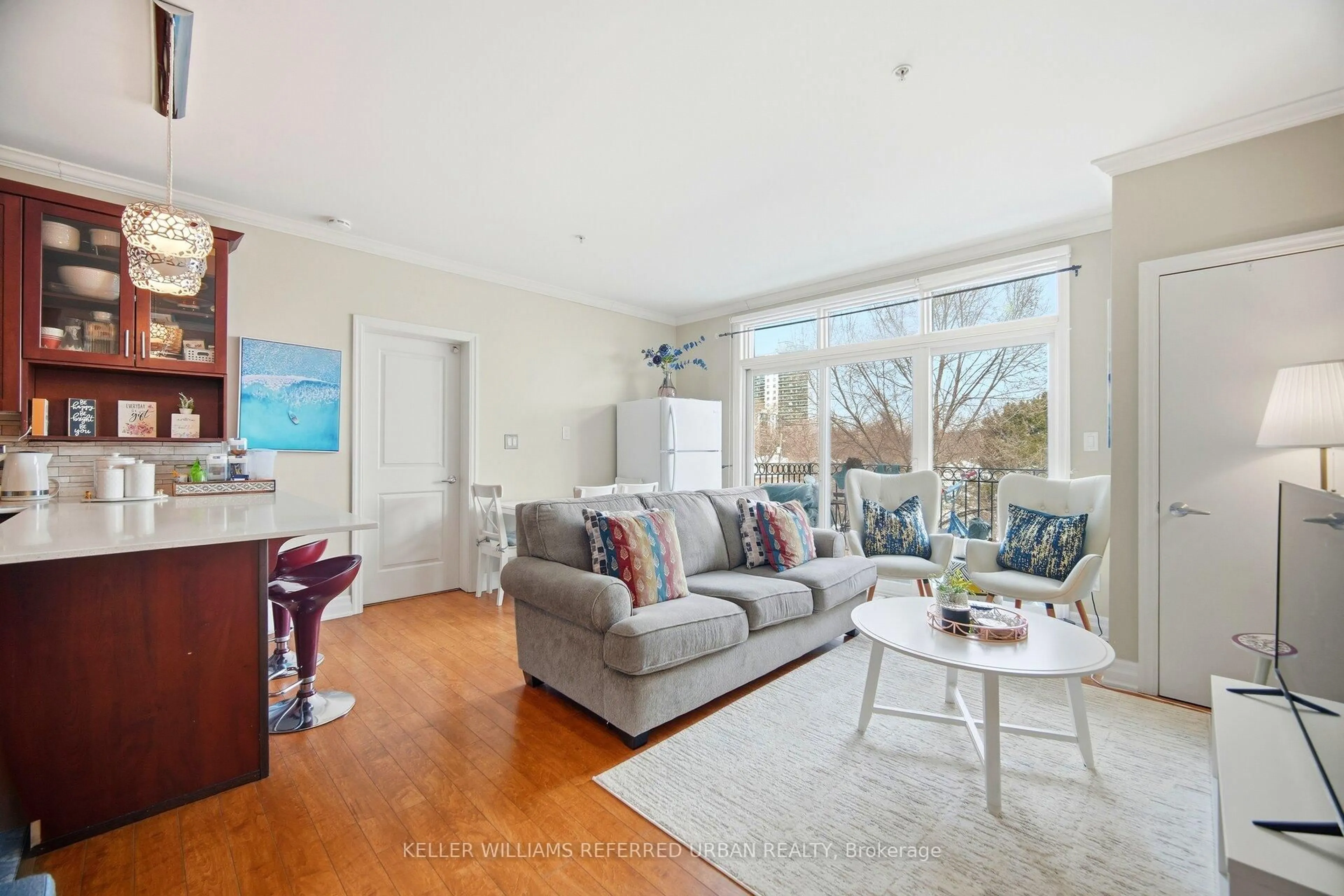 Living room with furniture, unknown for 459 Kerr St #305, Oakville Ontario L6K 3C2