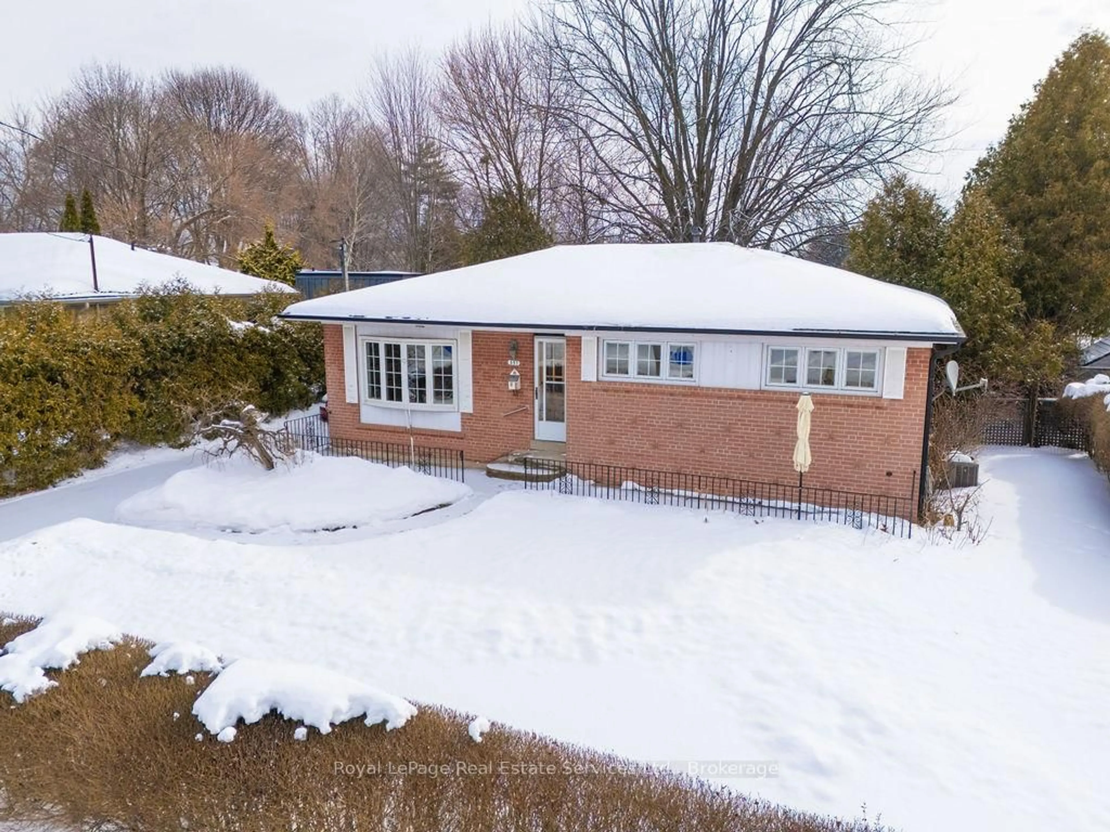 Unknown for 557 Stonecliffe Rd, Oakville Ontario L6L 4N8