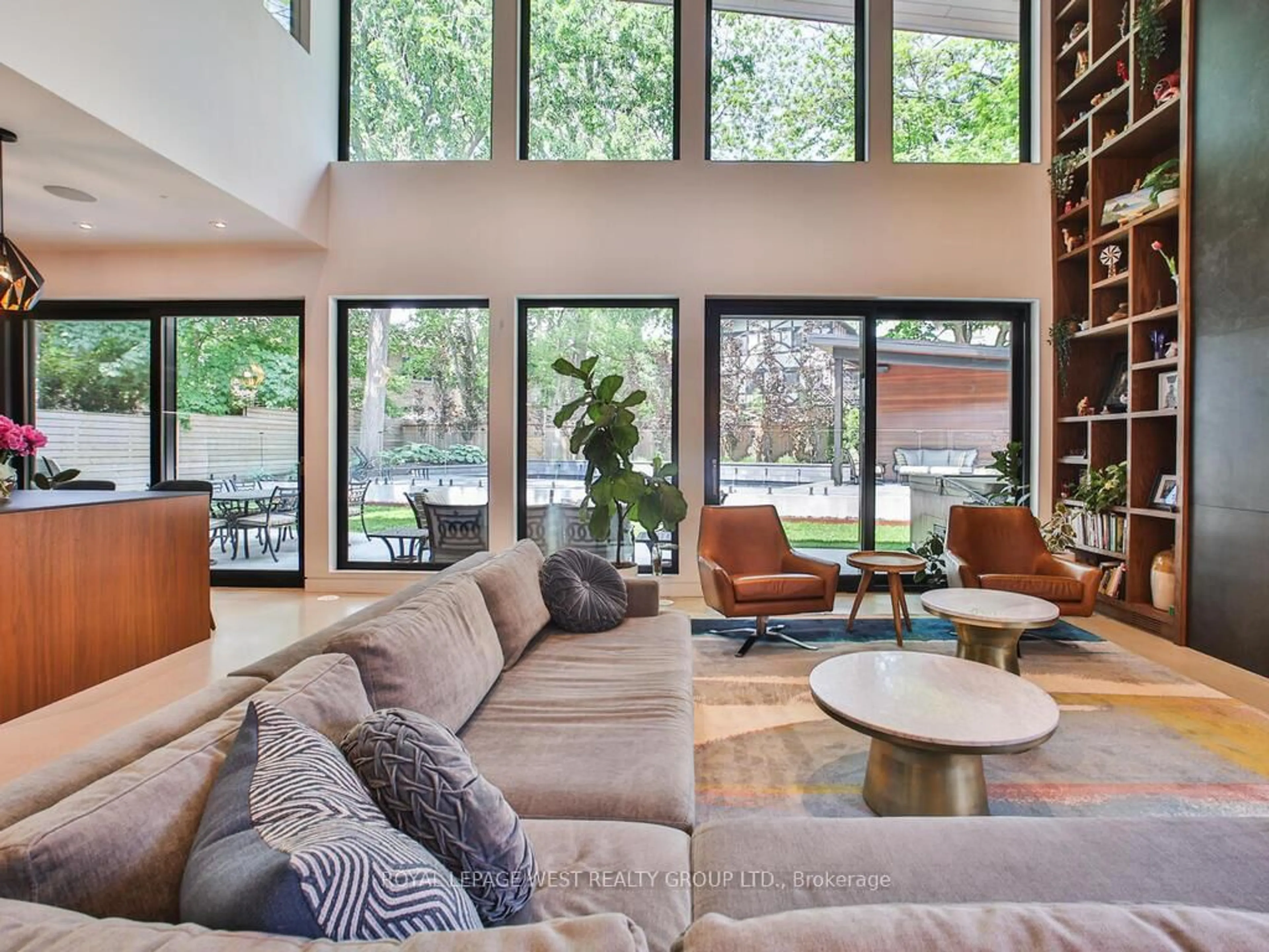 Living room with furniture, unknown for 4 Old Oak Rd, Toronto Ontario M9A 2V8