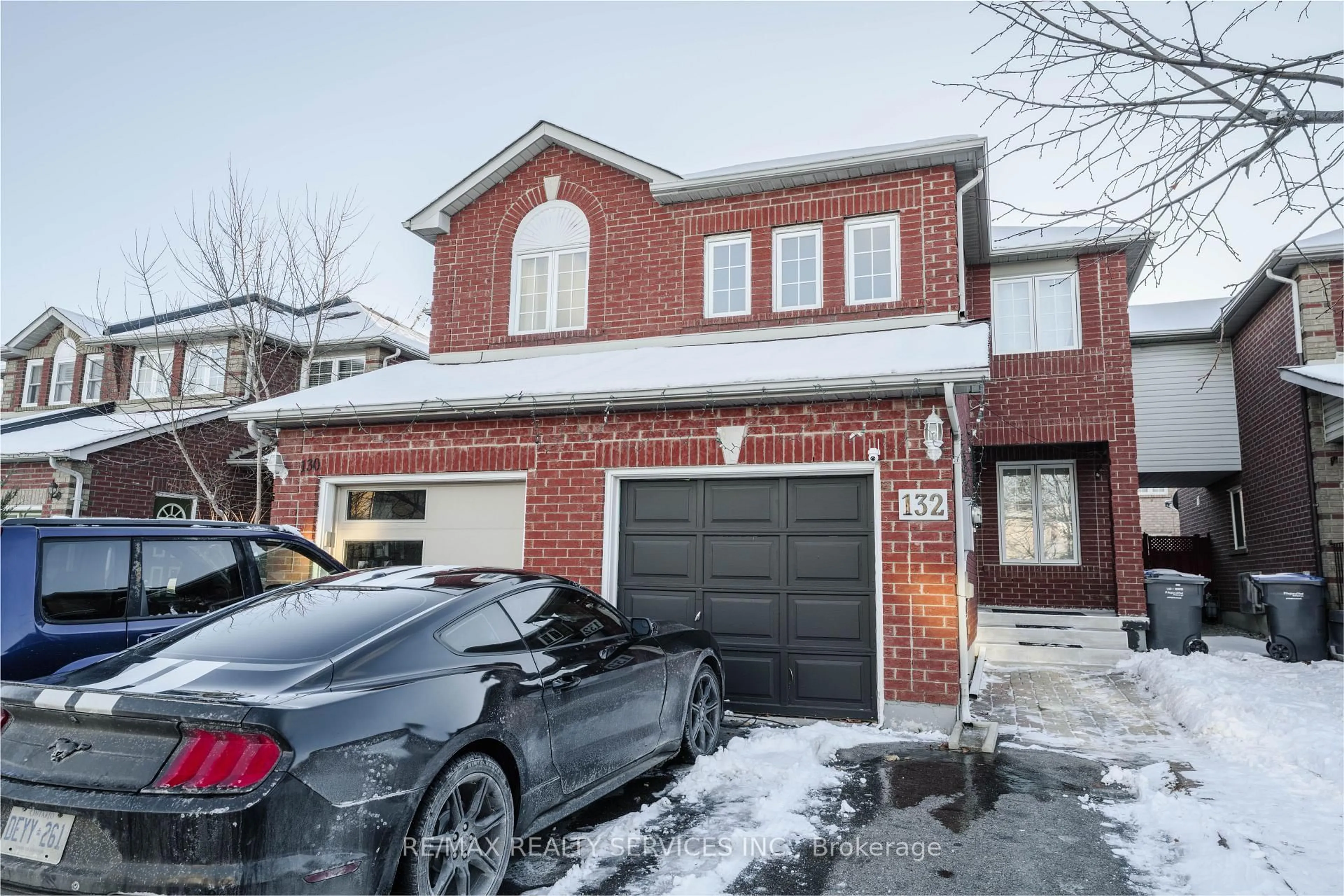 Home with brick exterior material, street for 132 Lauraglen Cres, Brampton Ontario L6Y 5A3