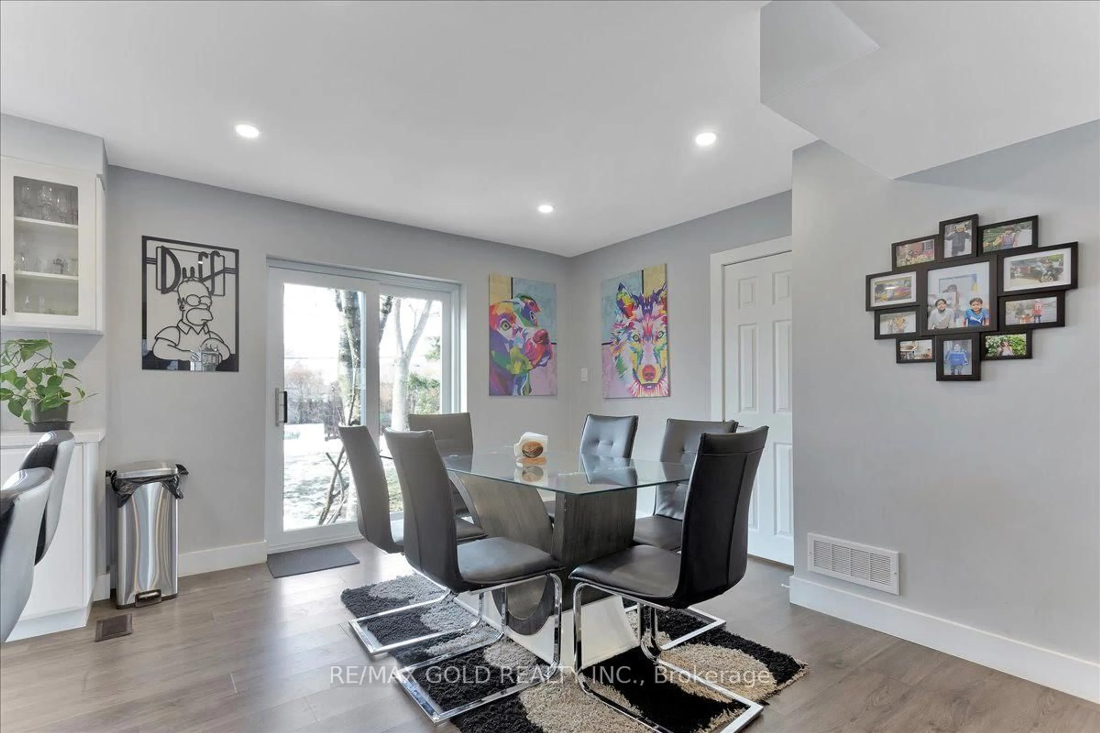 Dining room, unknown for 48 Aberdeen Cres, Brampton Ontario L6T 2P9