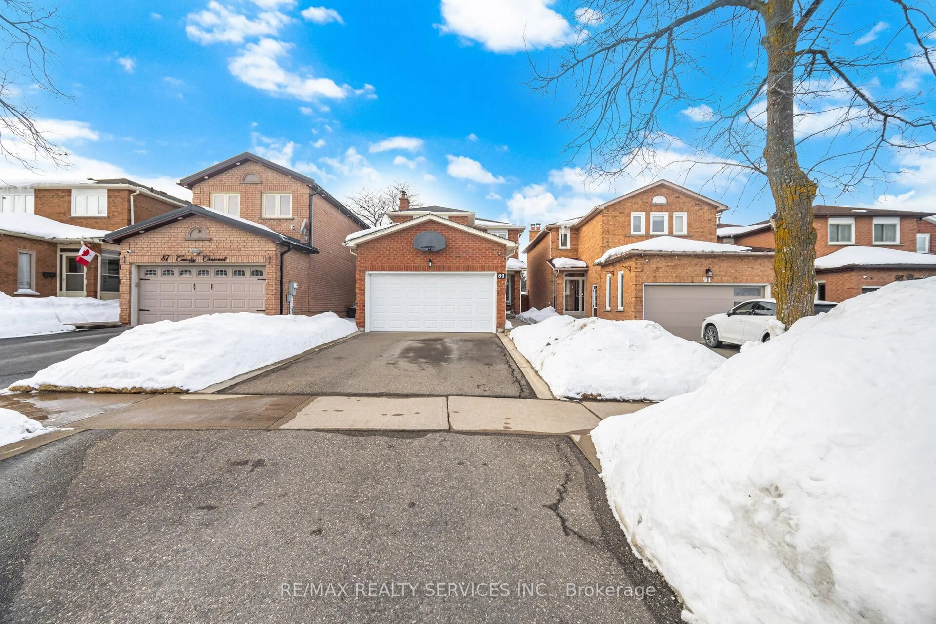 A pic from outside/outdoor area/front of a property/back of a property/a pic from drone, street for 89 Candy Cres, Brampton Ontario L6X 3T6