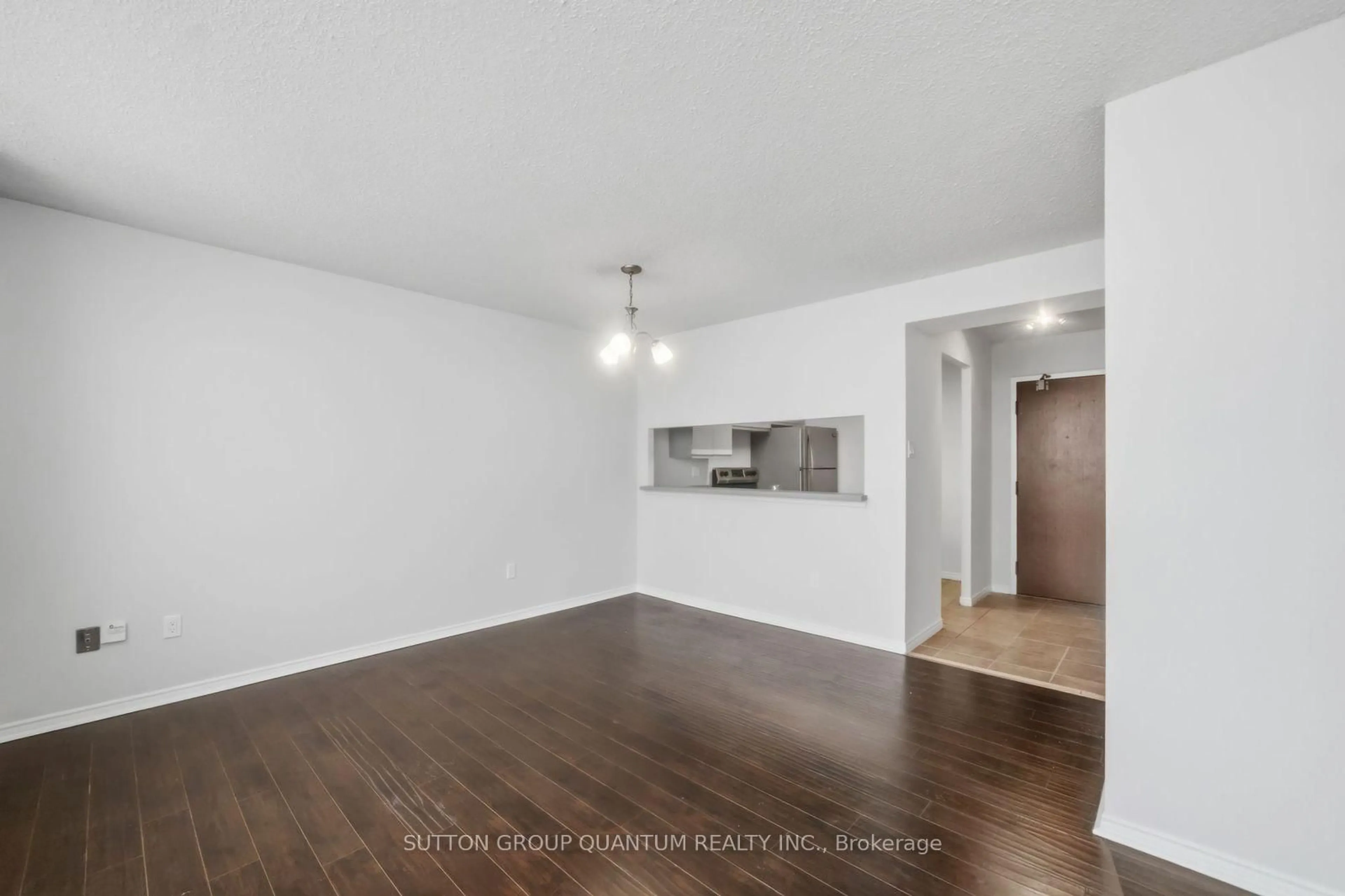 A pic of a room for 50 Kingsbridge Garden #1602, Mississauga Ontario L5R 1Y2