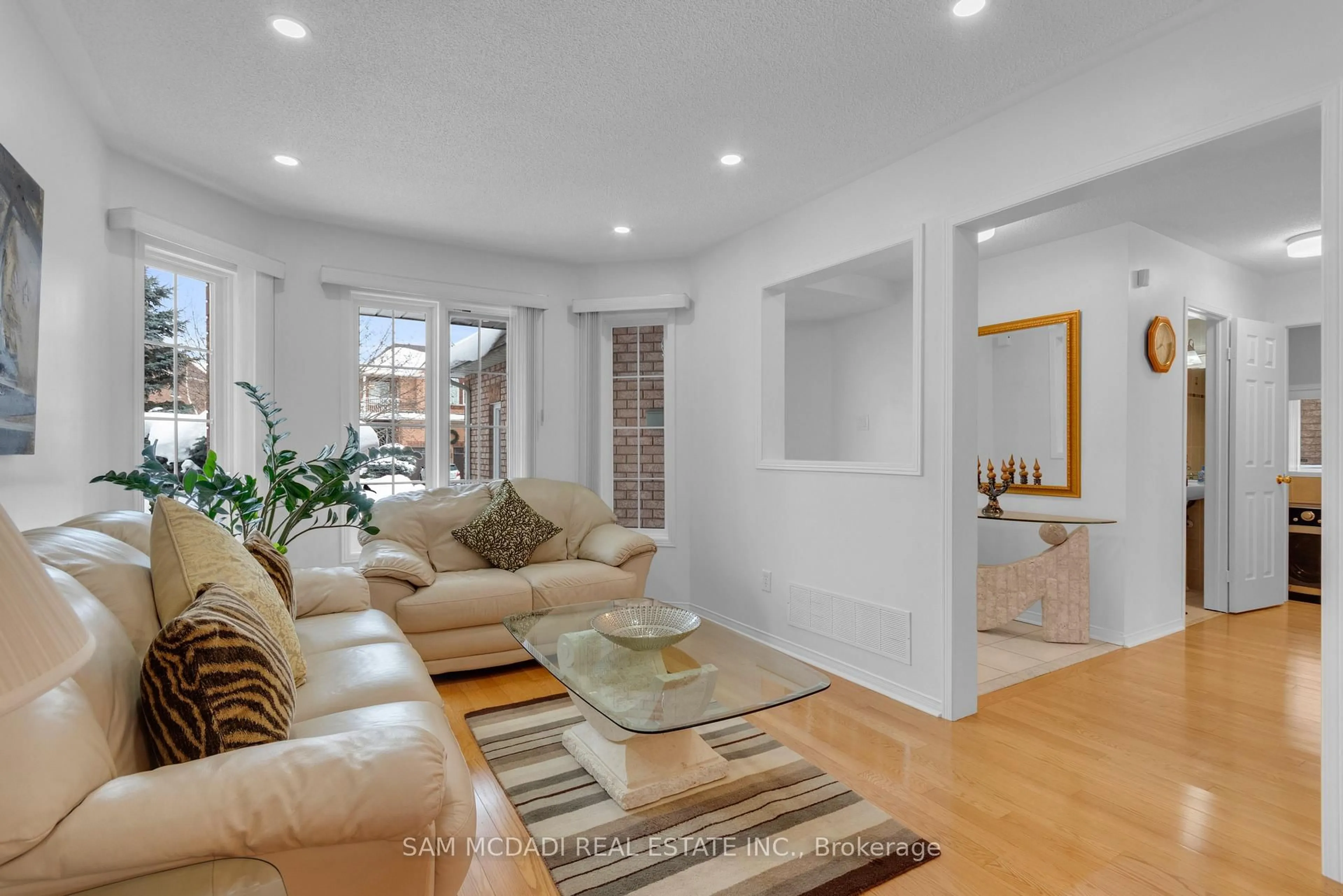 Living room with furniture, unknown for 22 Nazer St, Halton Hills Ontario L7G 5X8