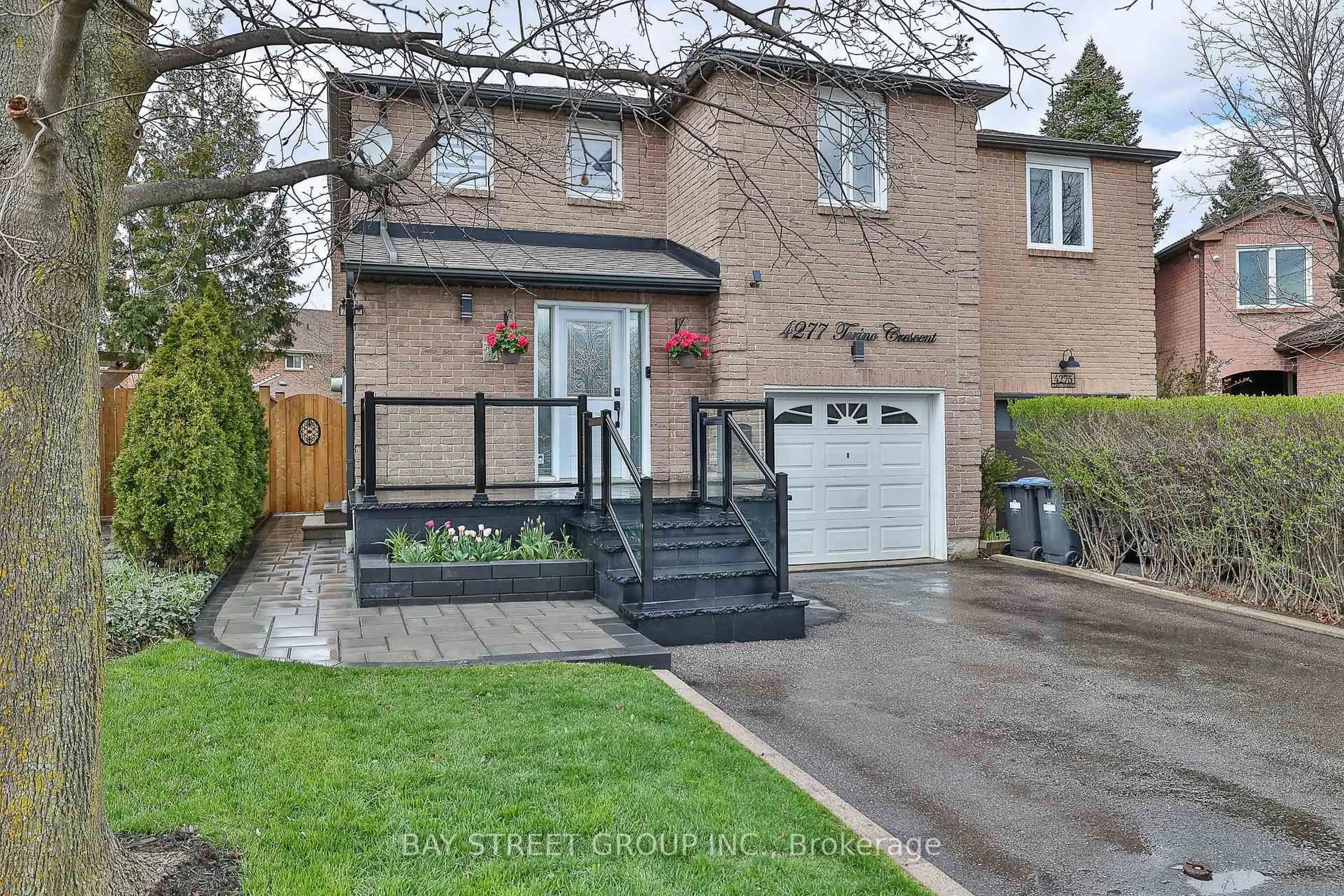 Home with brick exterior material, street for 4277 Torino Cres, Mississauga Ontario L4W 3T4