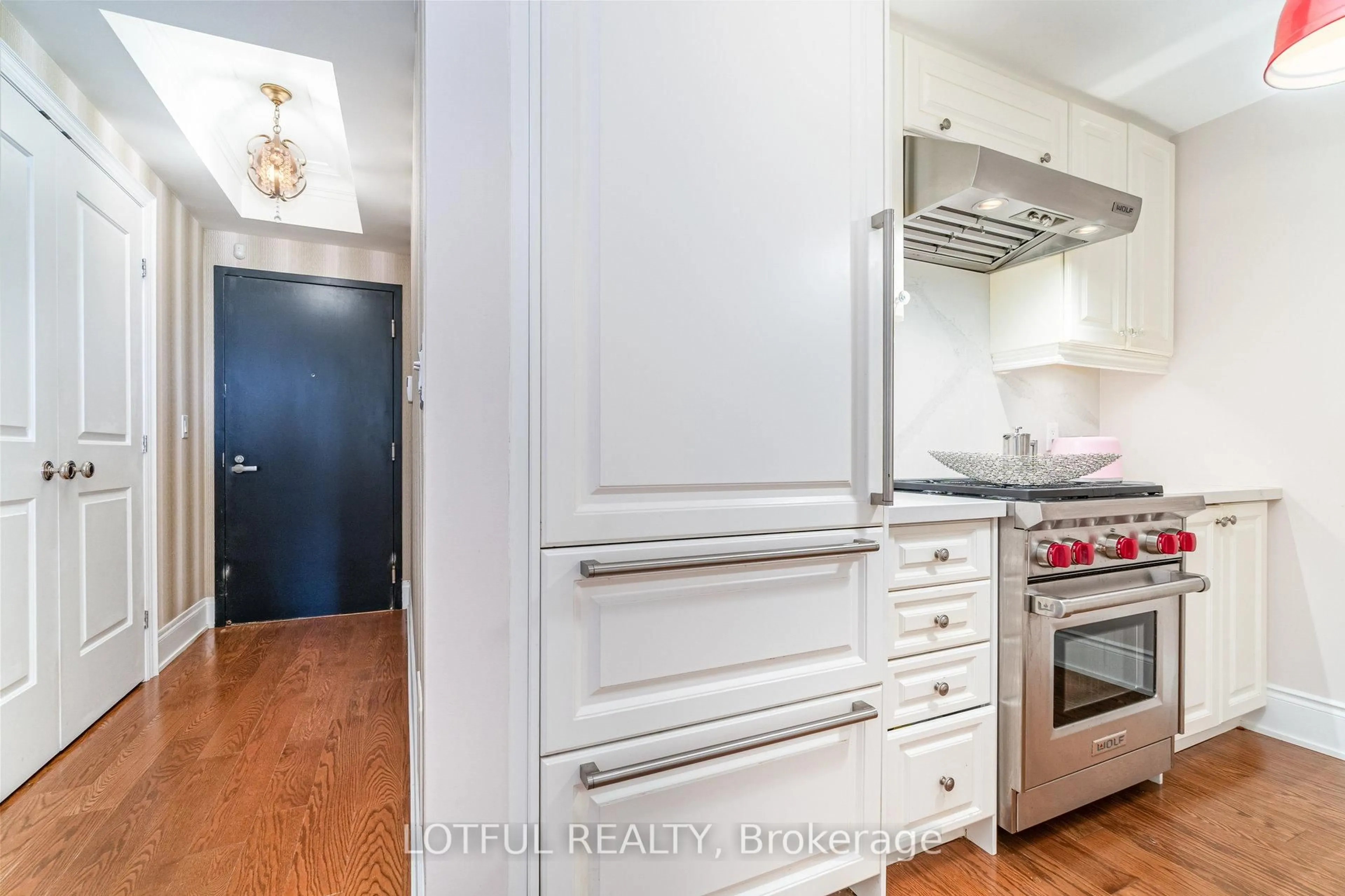 Unknown for 3500 Lakeshore Rd #711, Oakville Ontario L6L 0B4