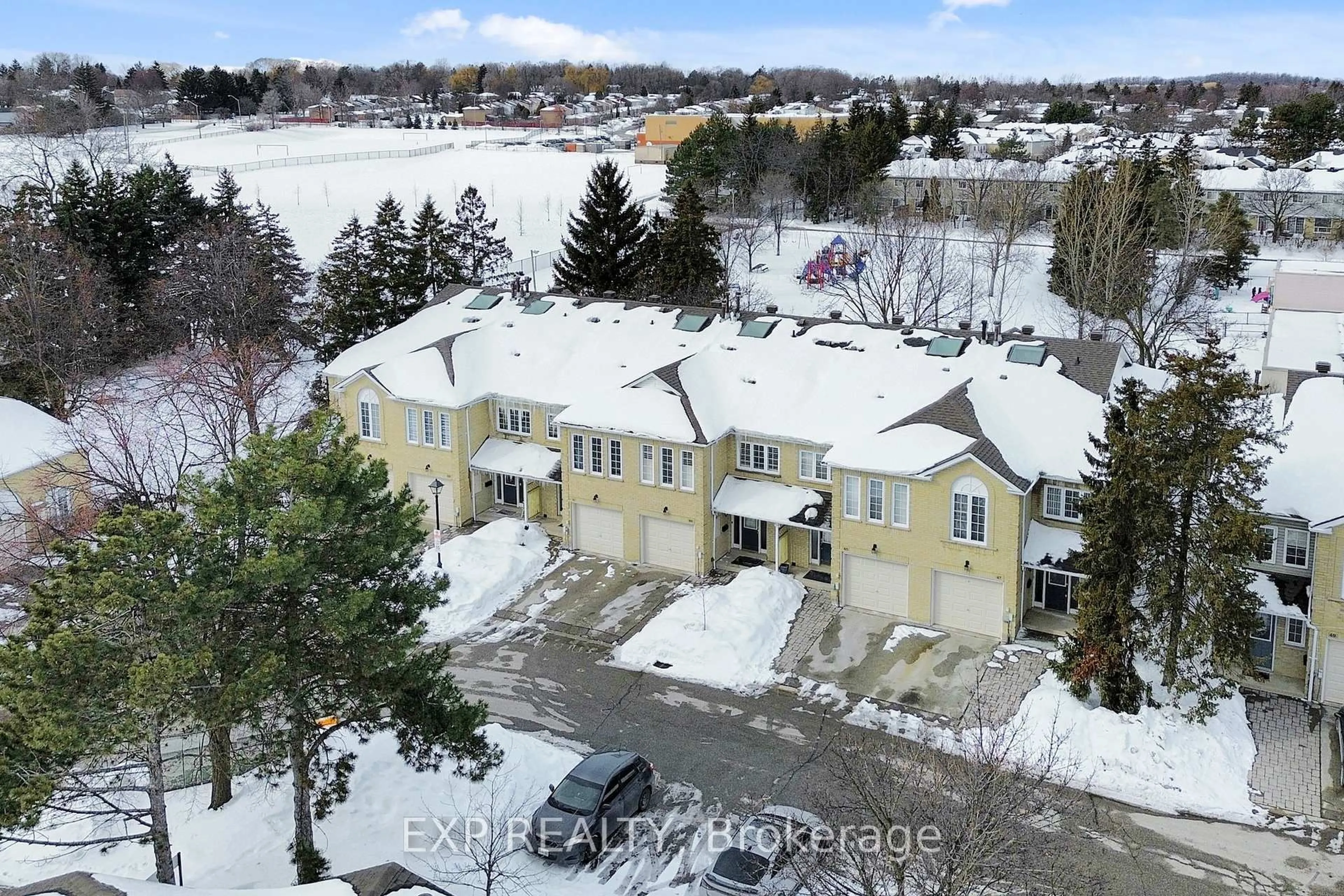 A pic from outside/outdoor area/front of a property/back of a property/a pic from drone, unknown for 43 Hartnell Sq, Brampton Ontario L6S 5W8