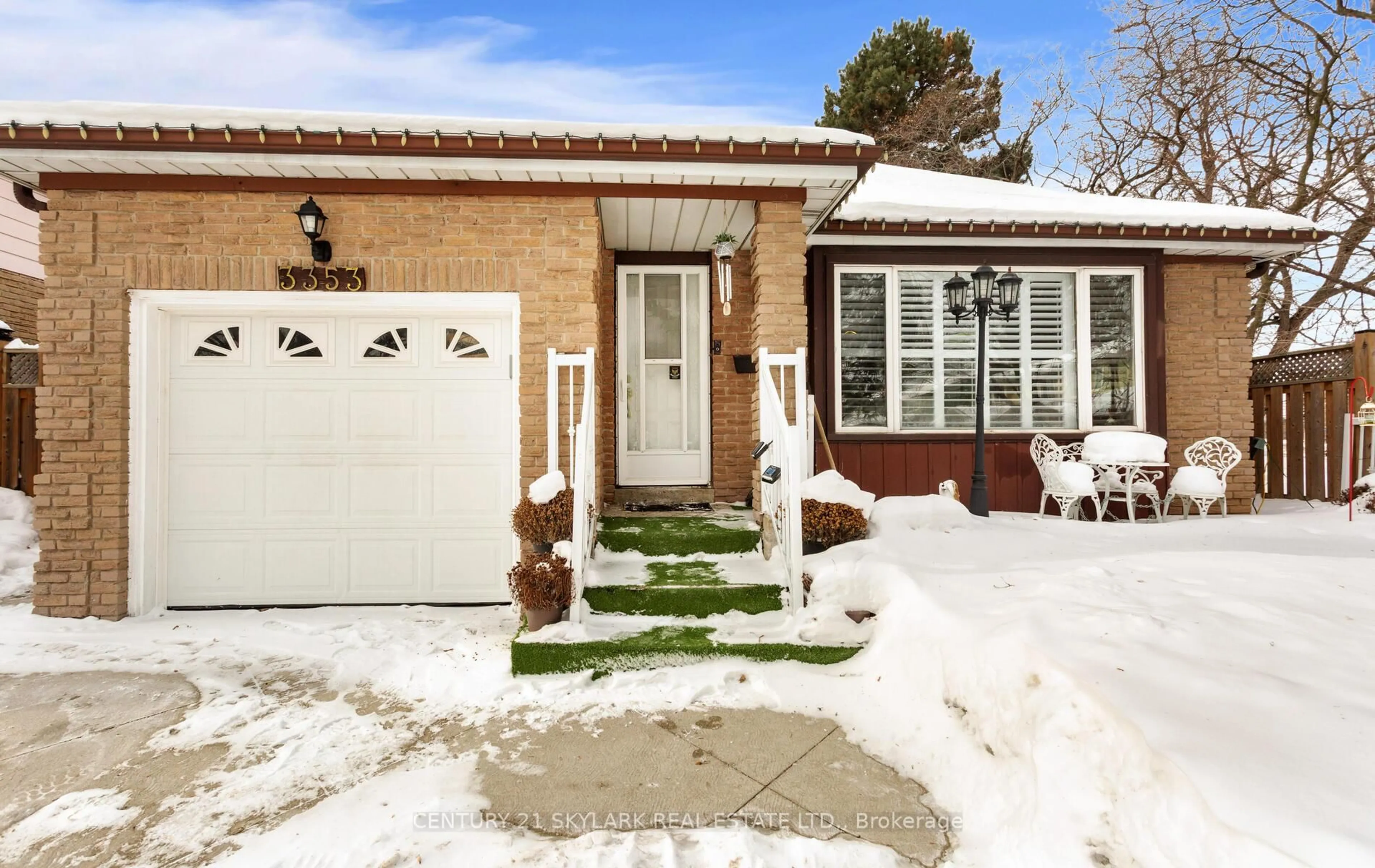 Home with brick exterior material, street for 3353 Martins Pine Cres, Mississauga Ontario L5L 1G3