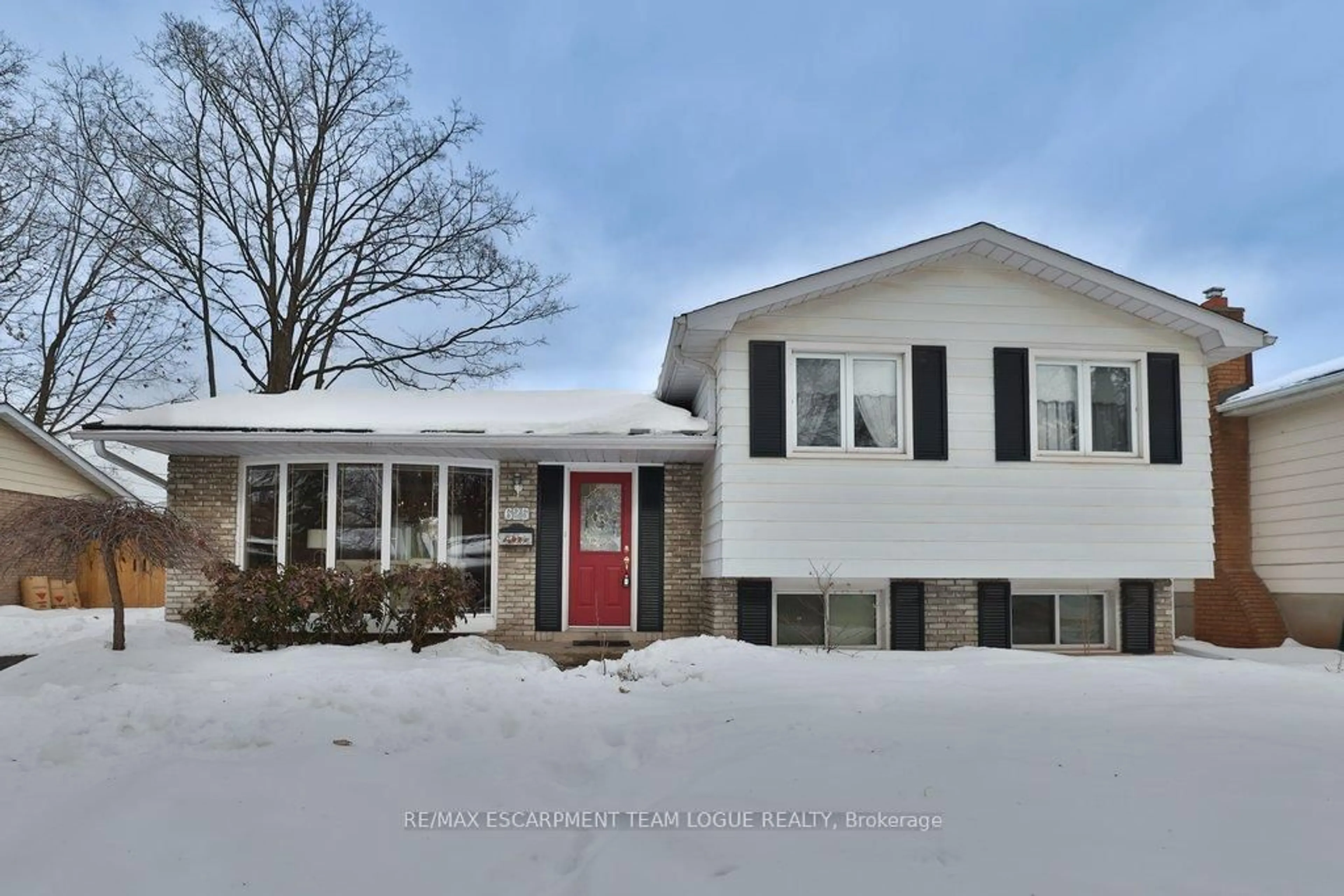 Home with vinyl exterior material, street for 625 Ronald Dr, Burlington Ontario L7N 3A9