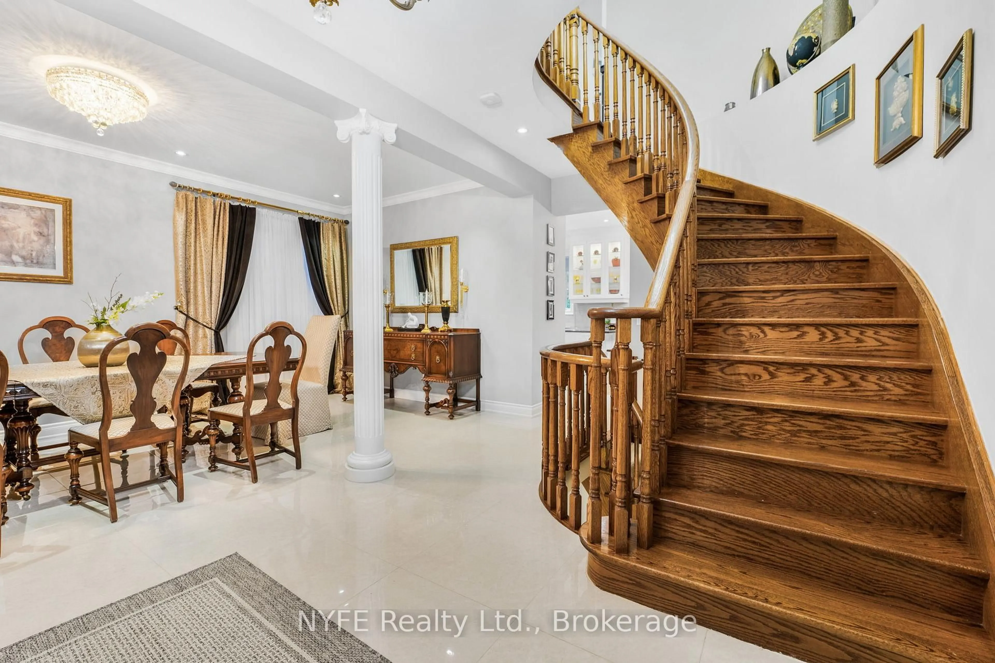 Indoor foyer for 690 Peter Robertson Blvd, Brampton Ontario L6R 1L7