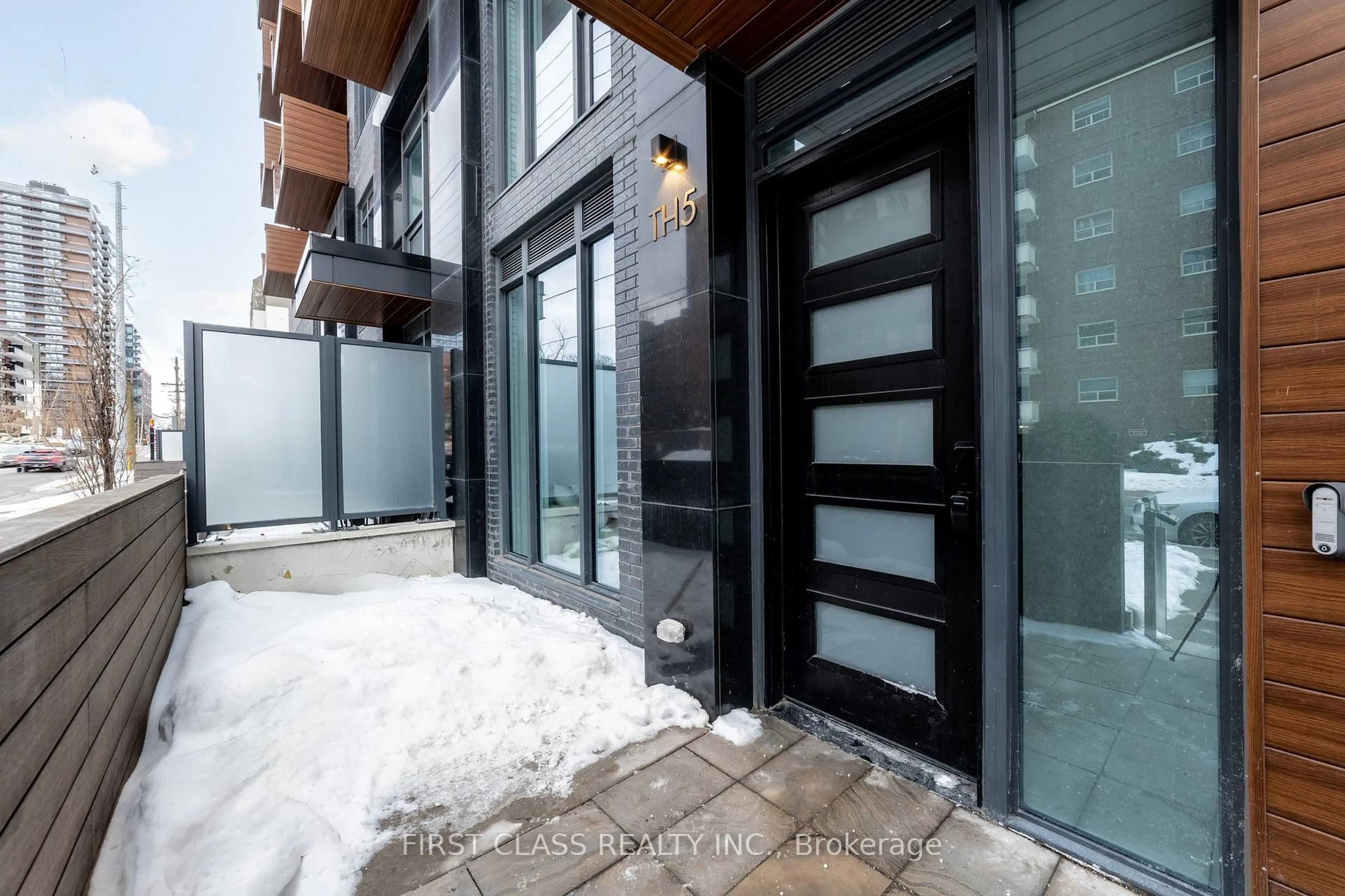 Unknown for 21 Park St #TH05, Mississauga Ontario L5G 0C2