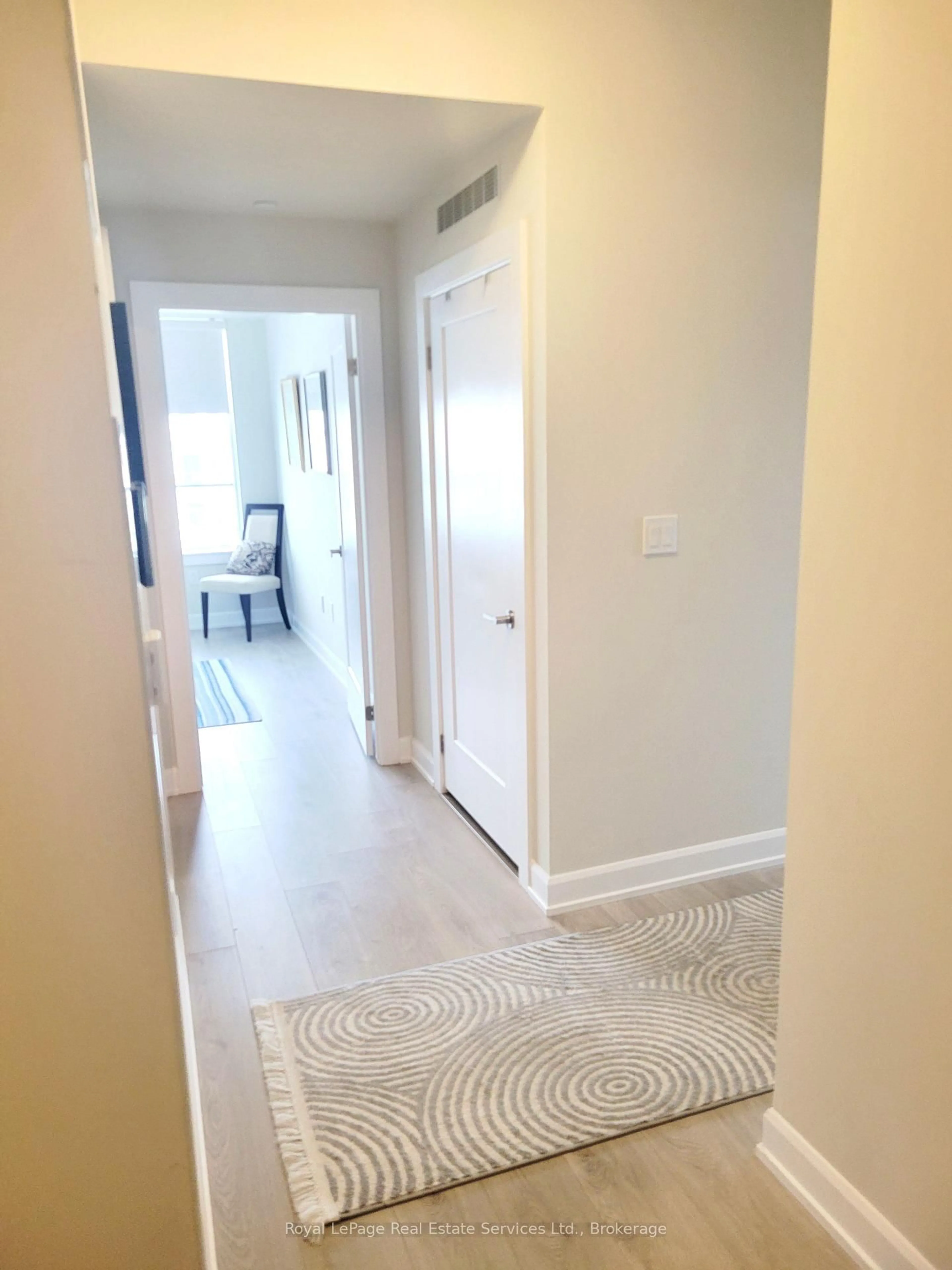 Indoor entryway for 3220 William Coltson Ave #2007, Oakville Ontario L6H 7X9