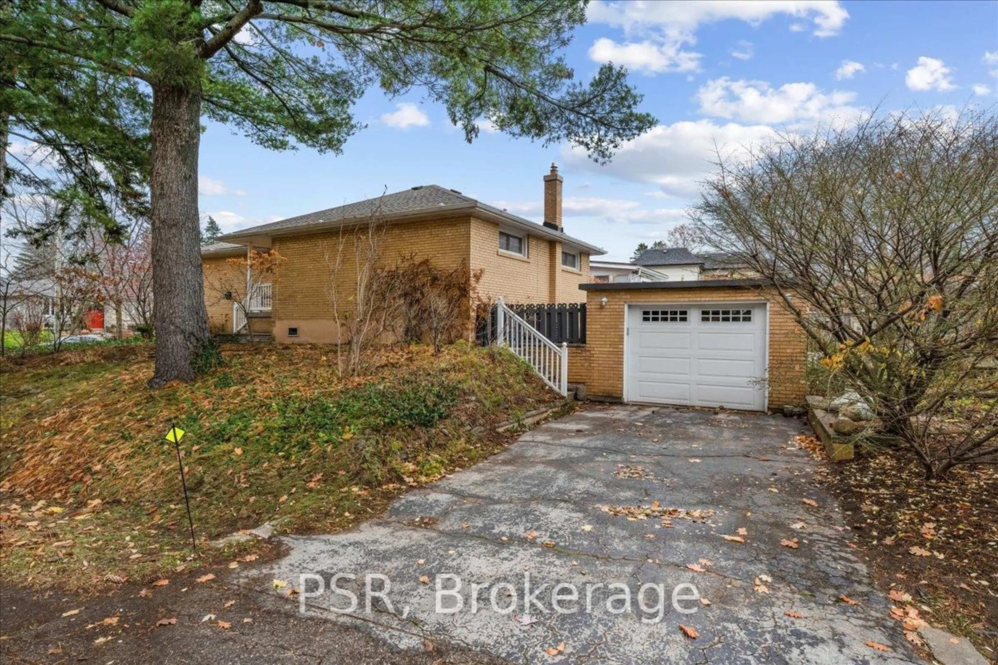 Unknown for 402 Willis Dr, Oakville Ontario L6L 4V3