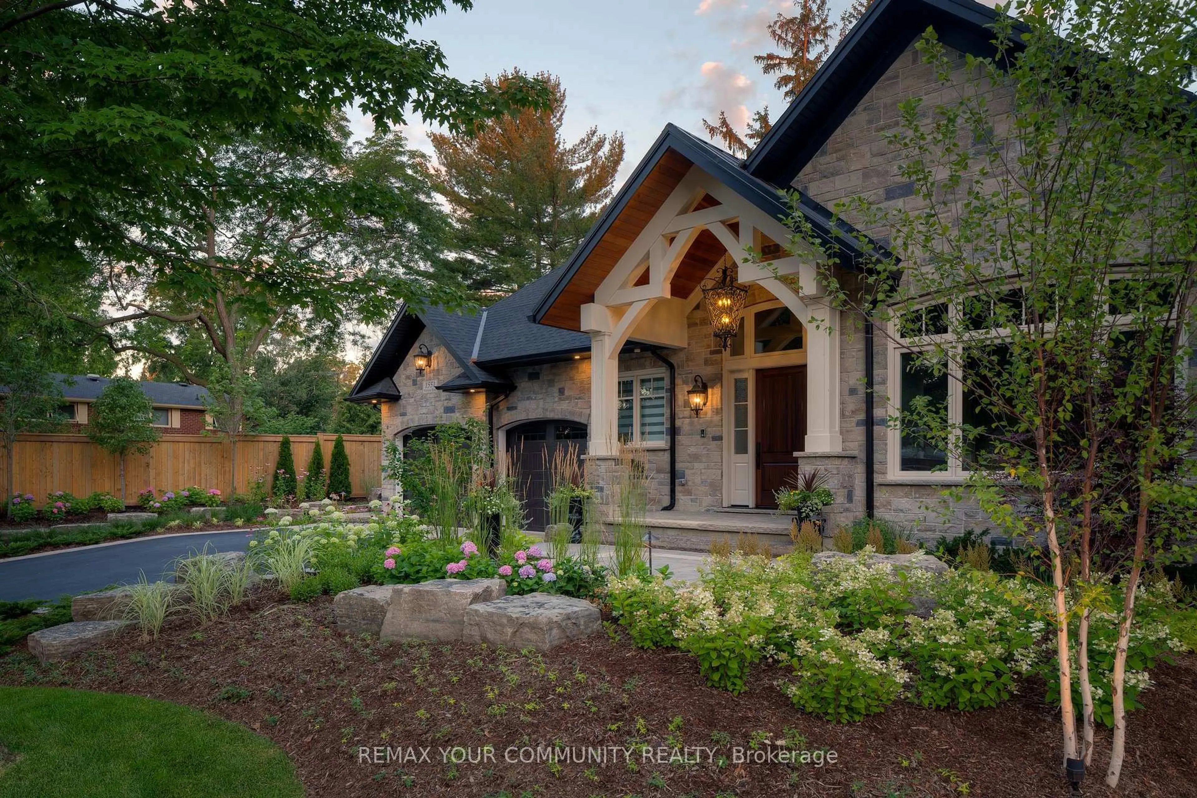 Home with brick exterior material, mountain view for 1551 Warland Rd, Oakville Ontario L6L 1N4