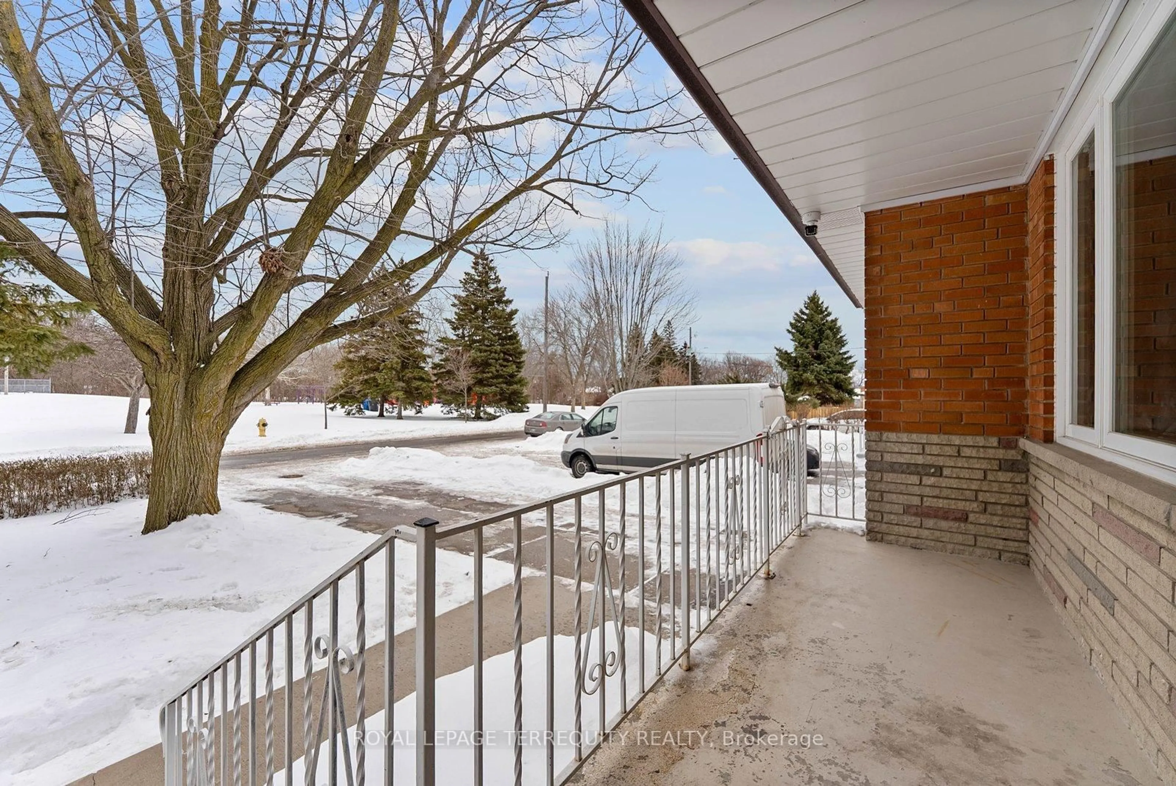 Patio, street for 6 Peacham Cres, Toronto Ontario M3M 1S1