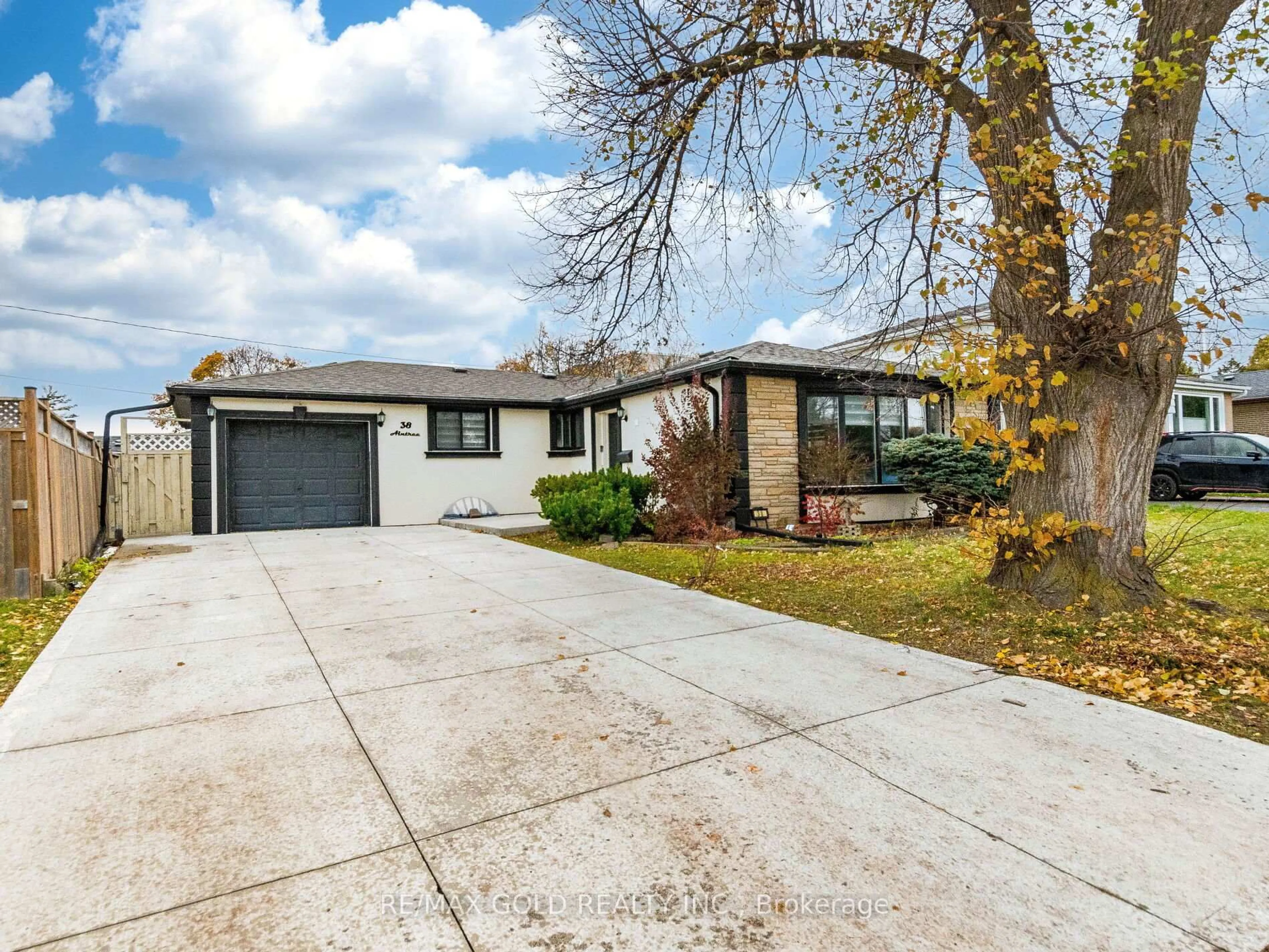 Home with brick exterior material, street for 38 Aintree Cres, Brampton Ontario L6T 2T3