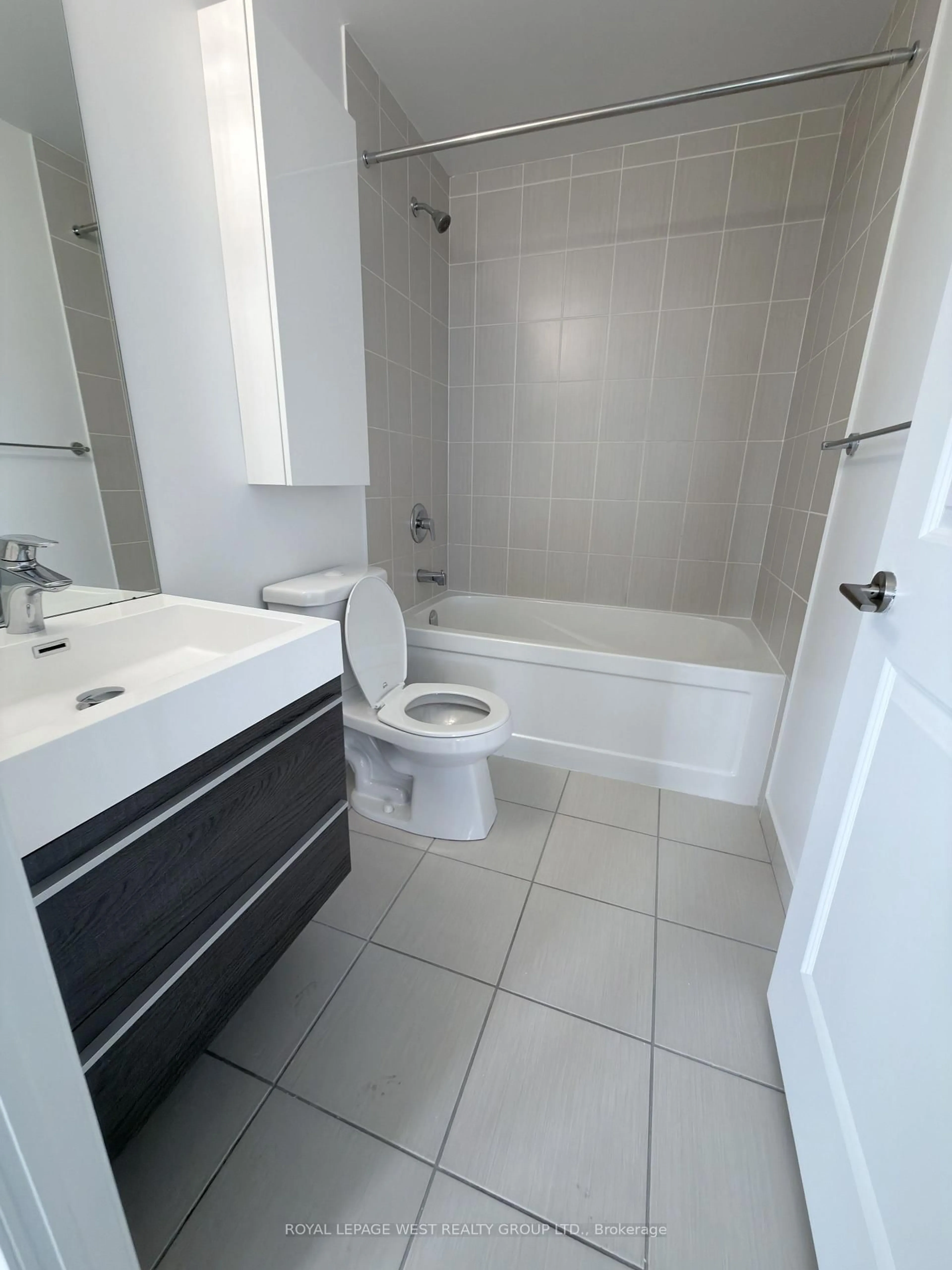 Standard bathroom, unknown for 17 Zorra St #502, Toronto Ontario M8Z 0C8