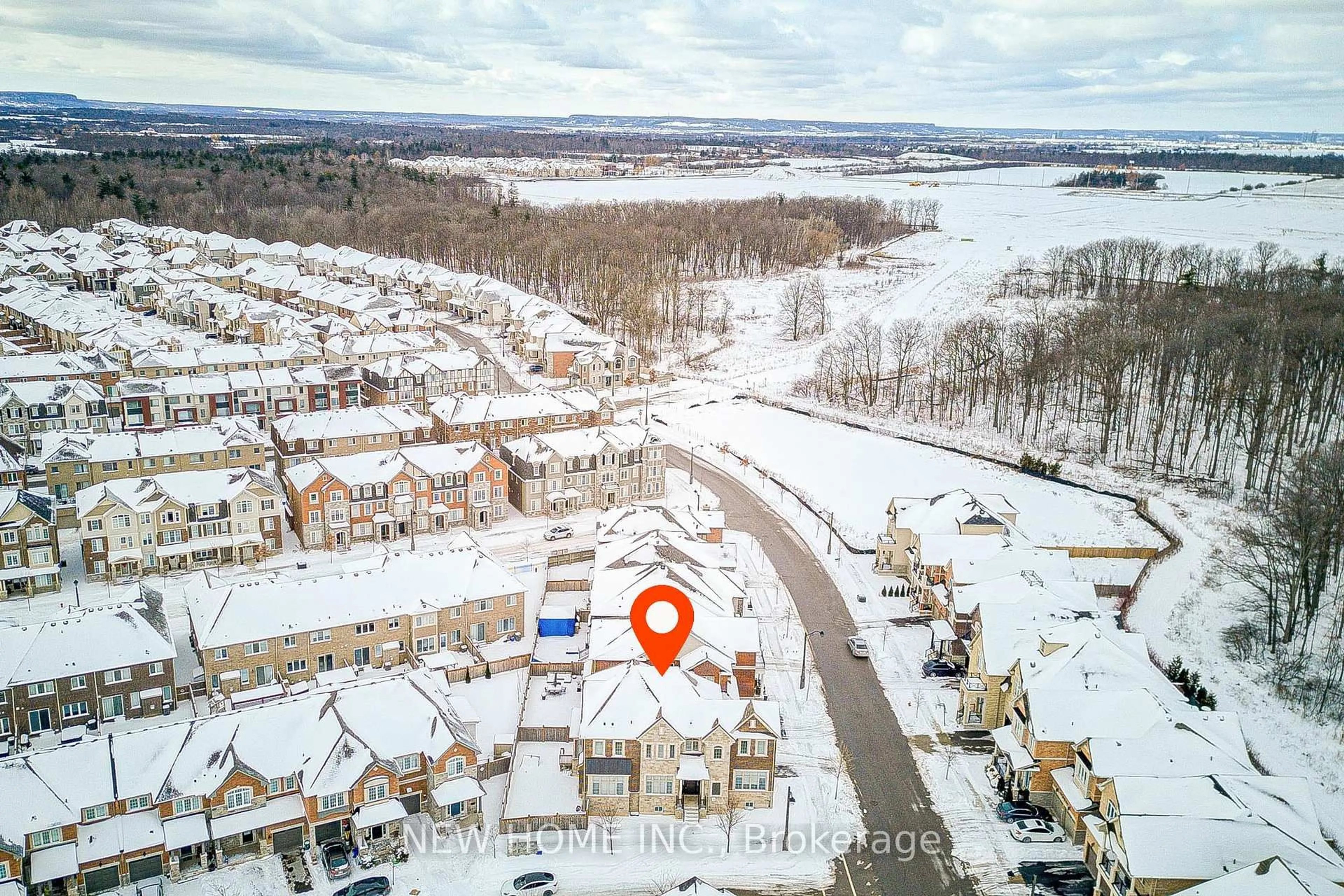 A pic from outside/outdoor area/front of a property/back of a property/a pic from drone, street for 3326 Jacob Way, Oakville Ontario L6M 5J9