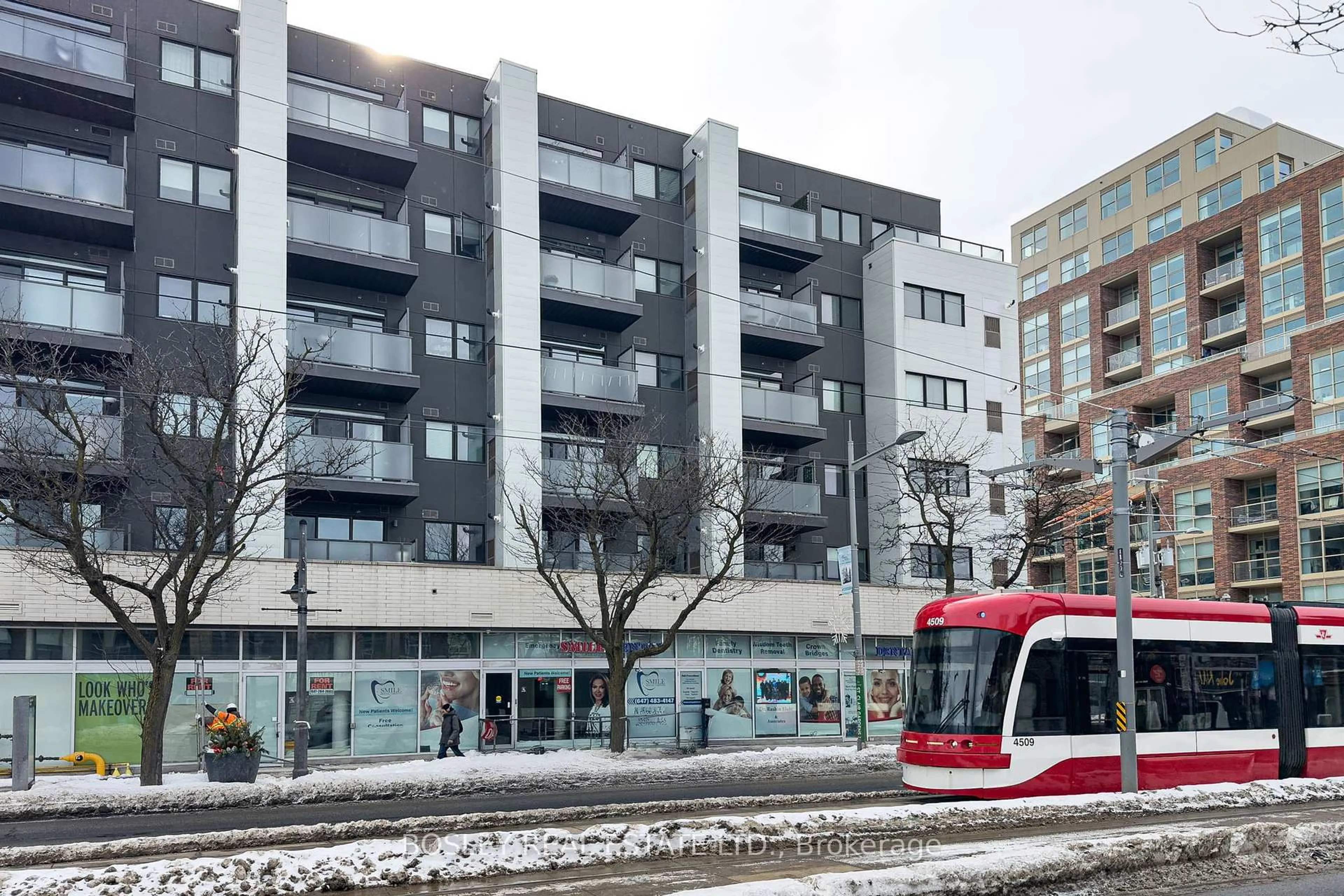 Parking for 385 Osler St #502, Toronto Ontario M6N 0B2