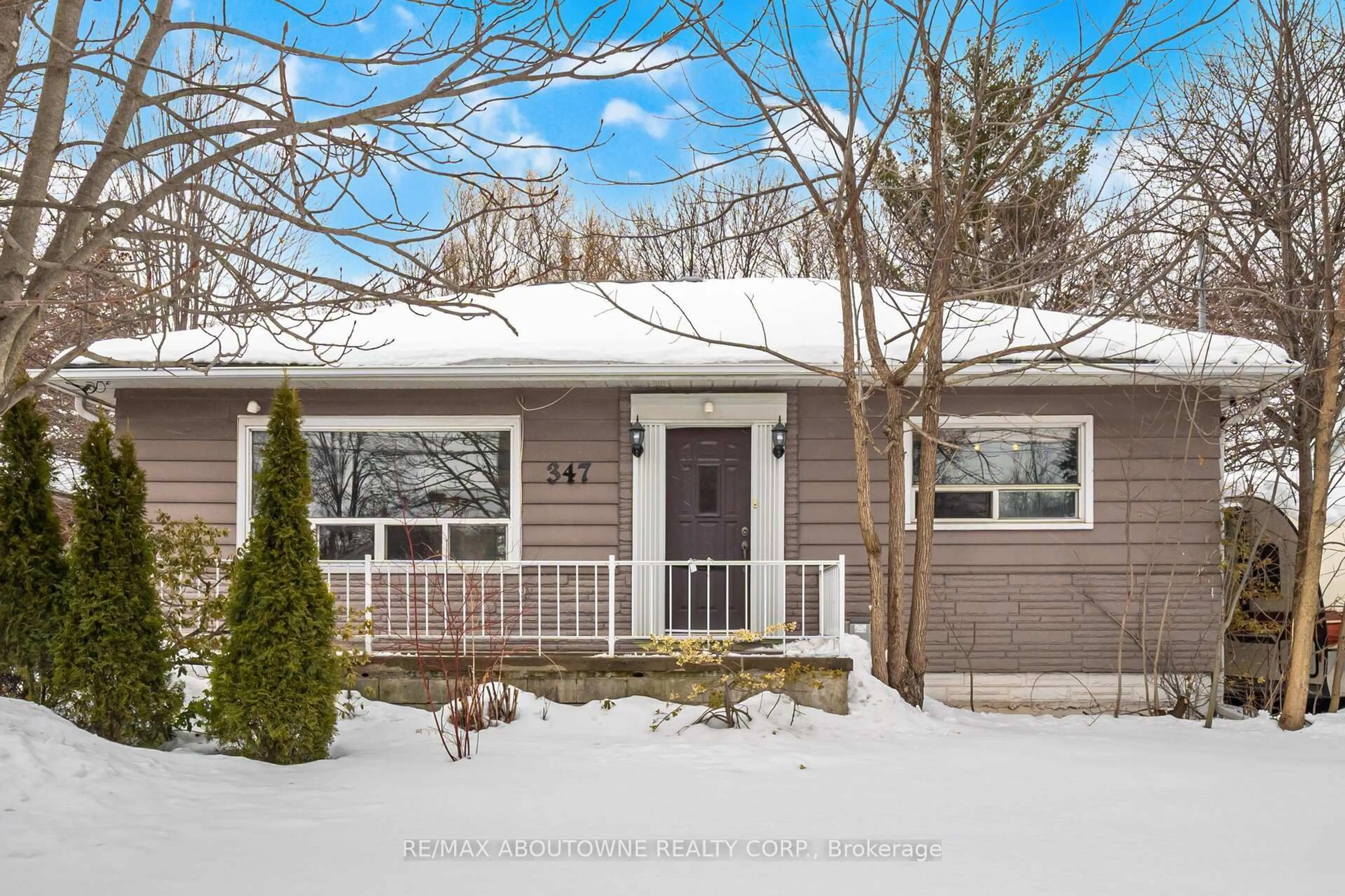 Home with vinyl exterior material, street for 347 Queen Mary Dr, Oakville Ontario L6K 3L7