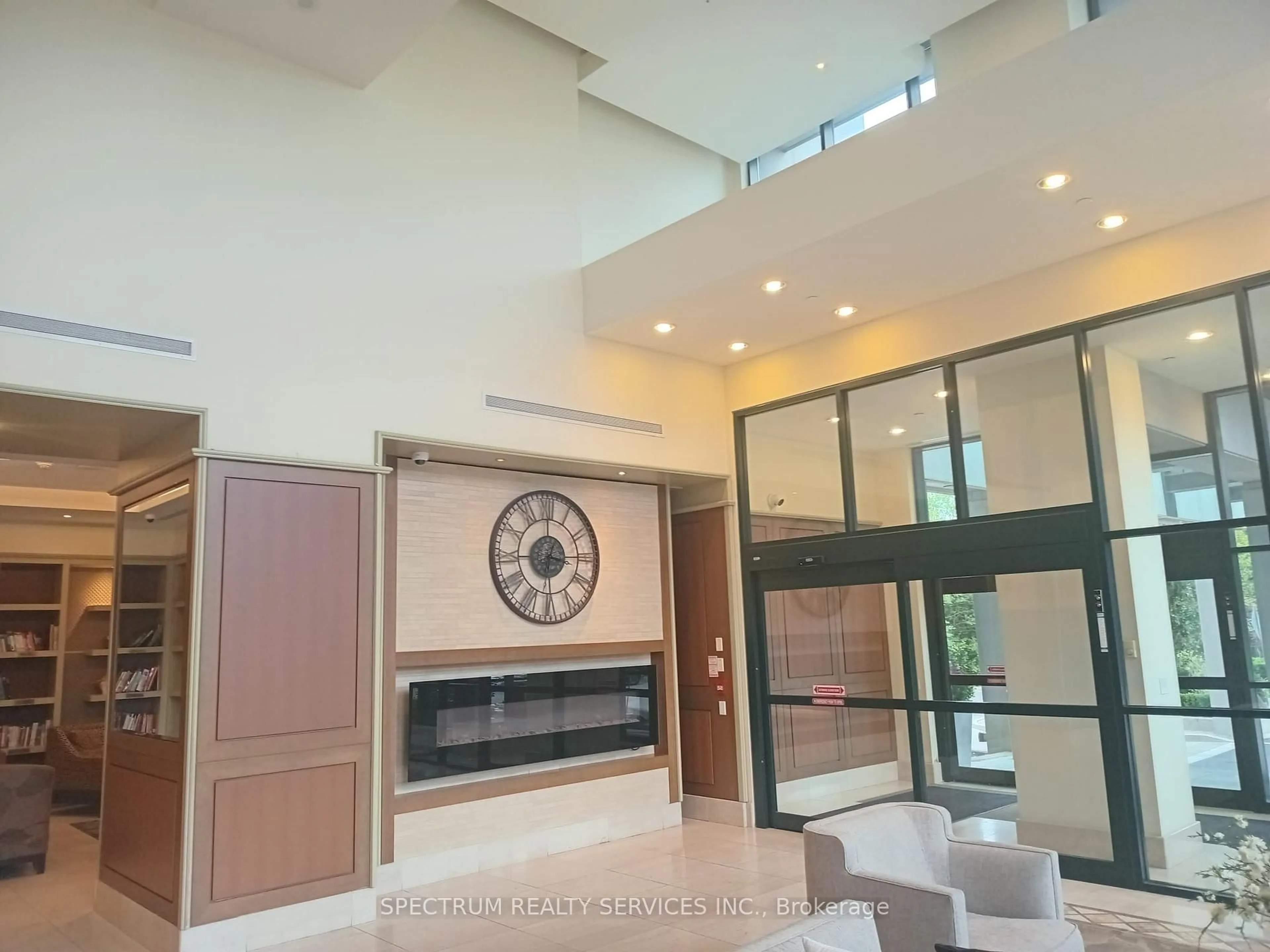 Lobby for 100 John St #608, Brampton Ontario L6W 0A8