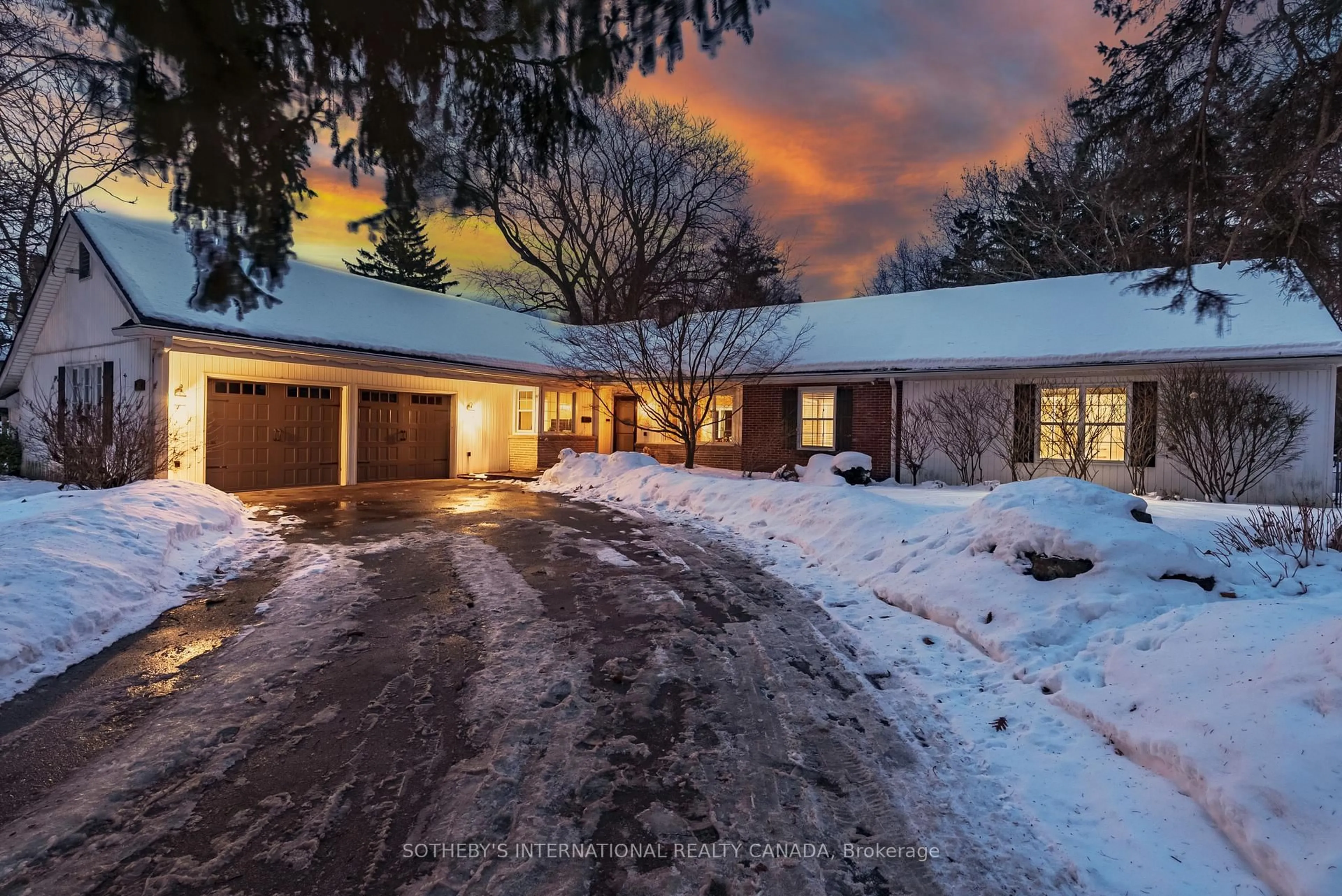 Unknown for 582 Cedar Ave, Burlington Ontario L7T 2R2