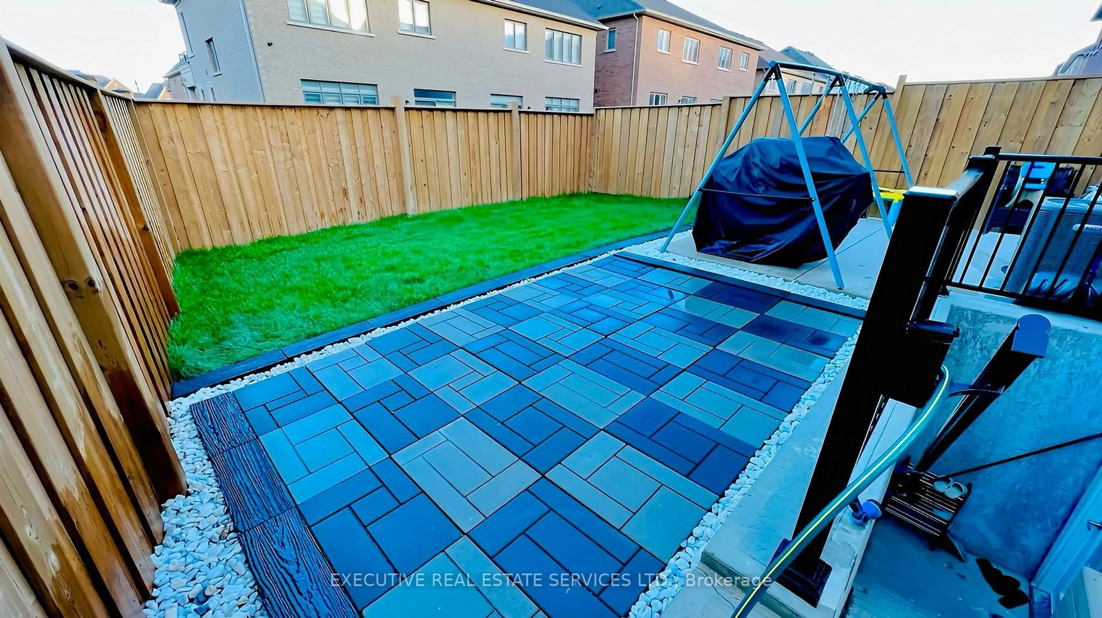 Patio, street for 69 Dolobram Tr, Brampton Ontario L7A 4Y4