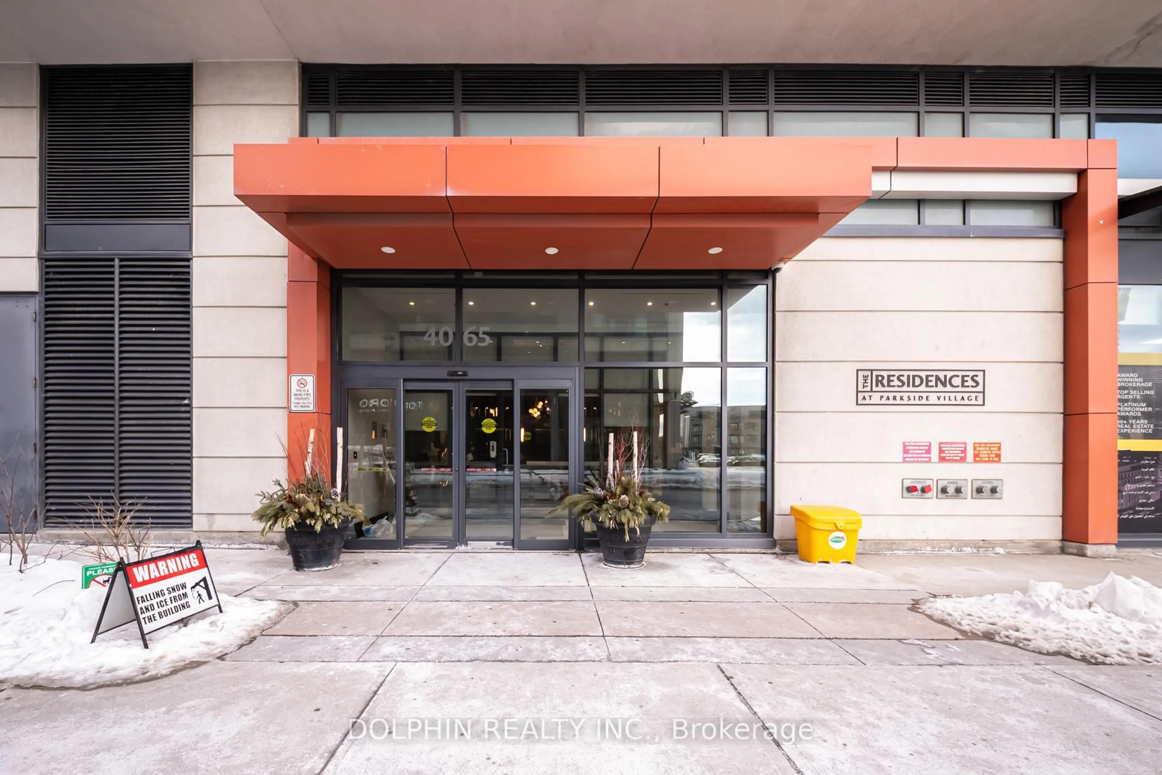 Indoor foyer for 4065 Brickstone Mews #1806, Mississauga Ontario L5B 0G3