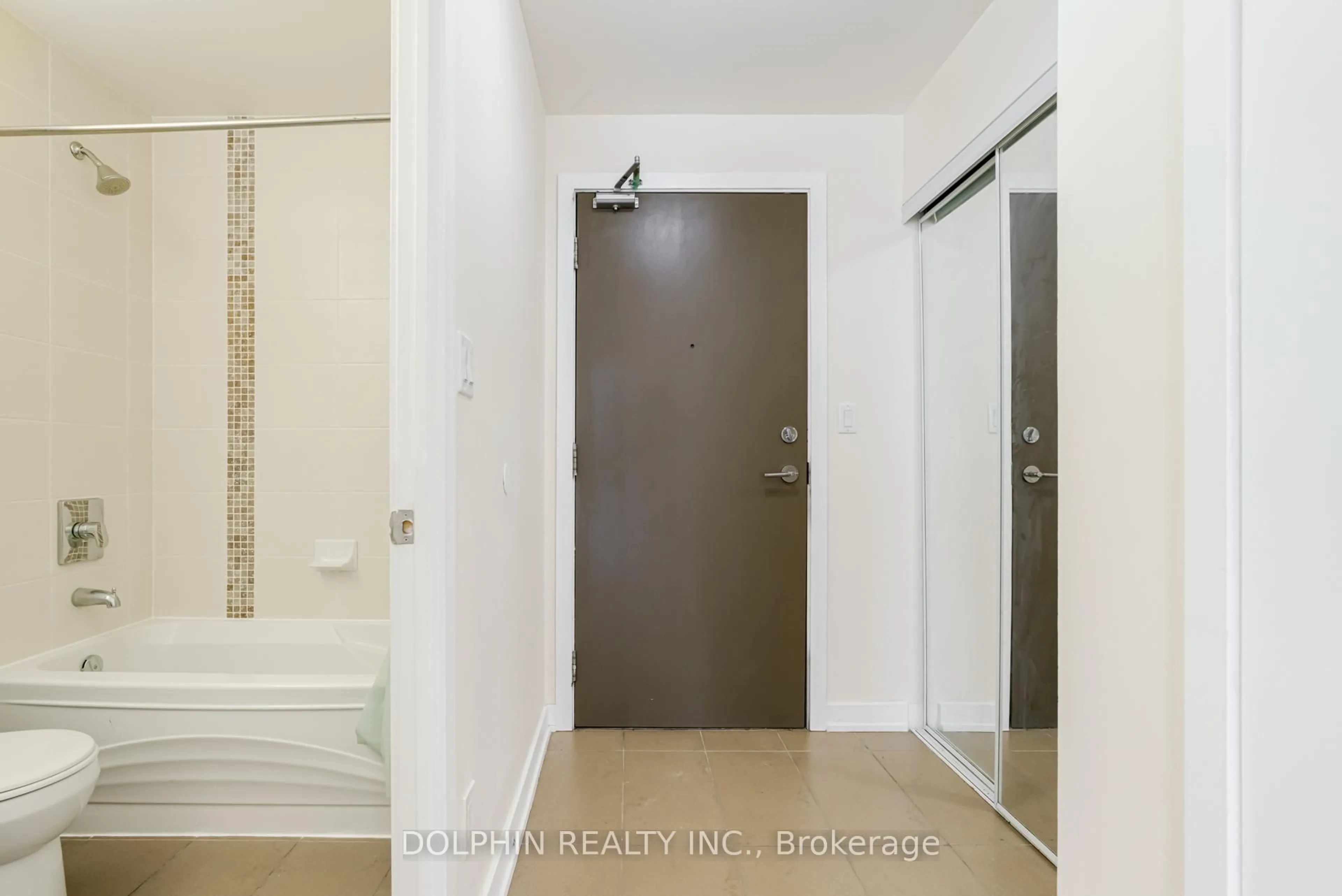 Indoor entryway for 4065 Brickstone Mews #1806, Mississauga Ontario L5B 0G3