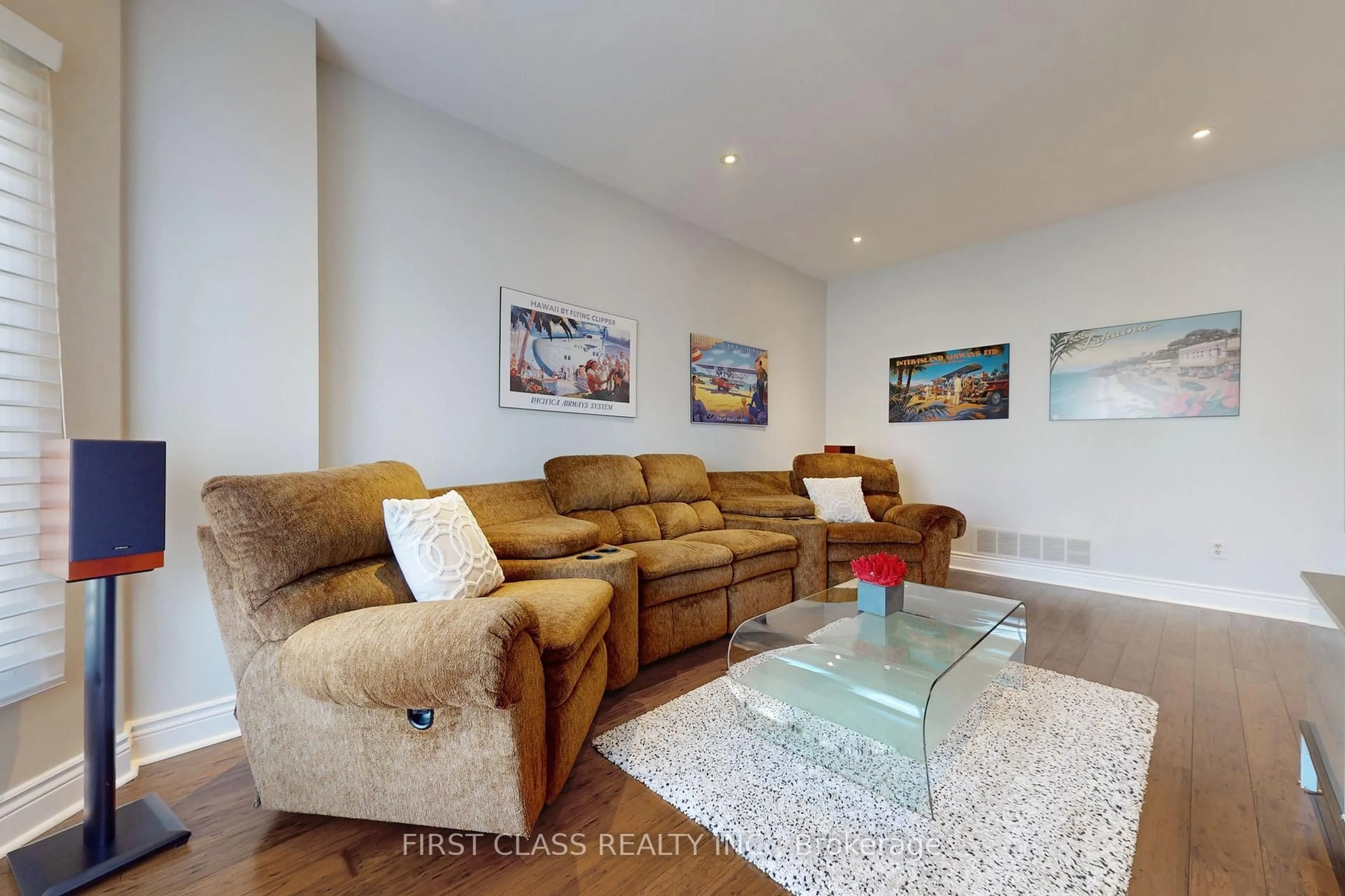 Living room with furniture, unknown for 7 Kenpark Ave, Brampton Ontario L6Z 3P4