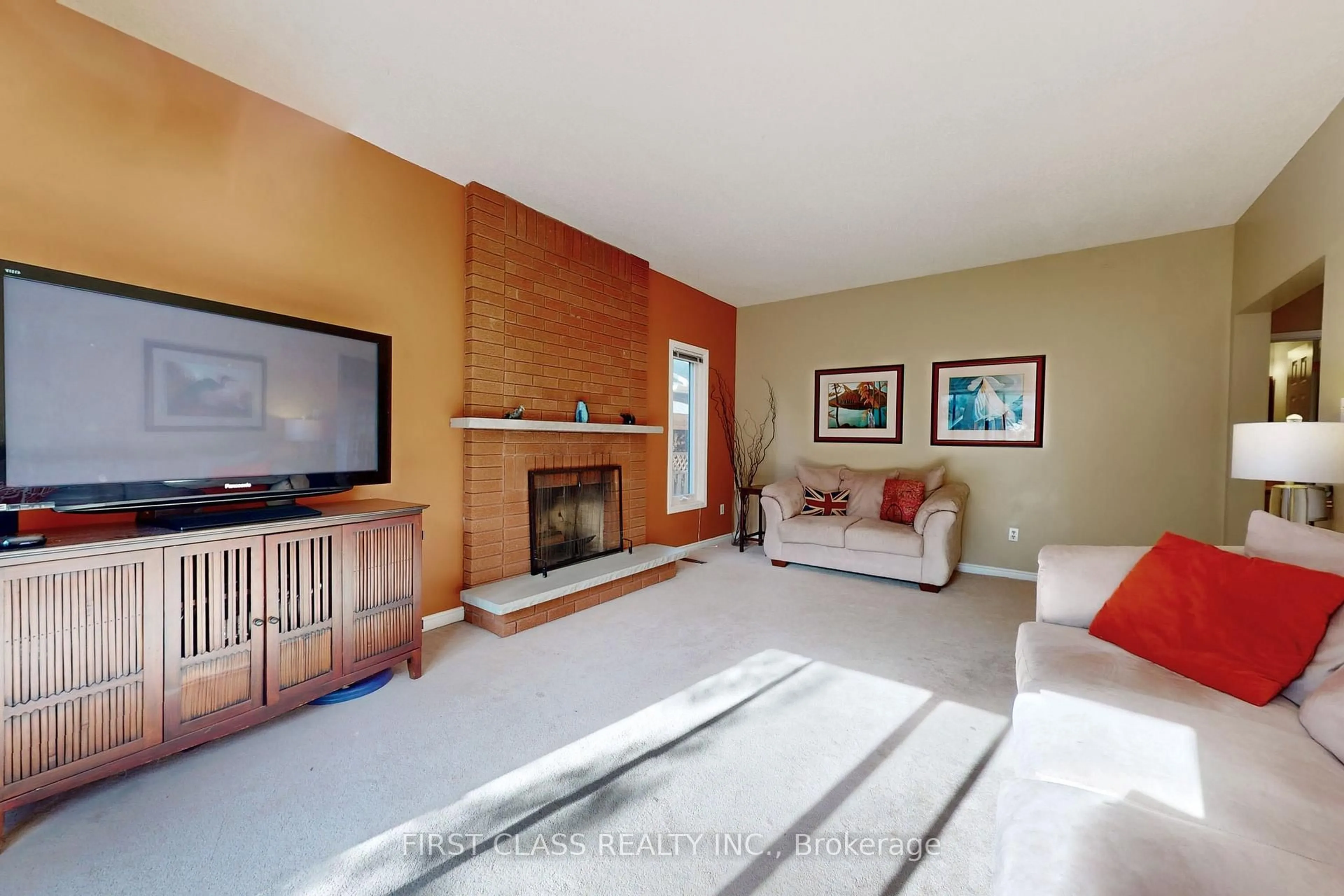 Living room with furniture, unknown for 7 Kenpark Ave, Brampton Ontario L6Z 3P4