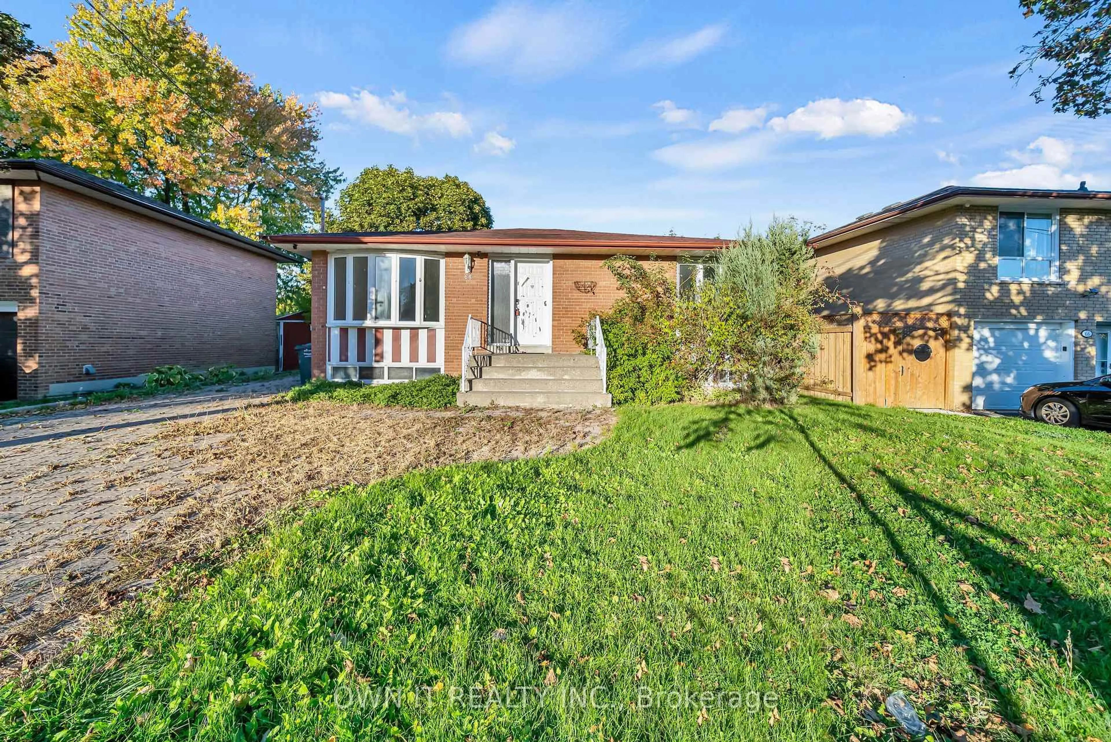 A pic from outside/outdoor area/front of a property/back of a property/a pic from drone, street for 68 Campbell Dr, Brampton Ontario L6X 2H7