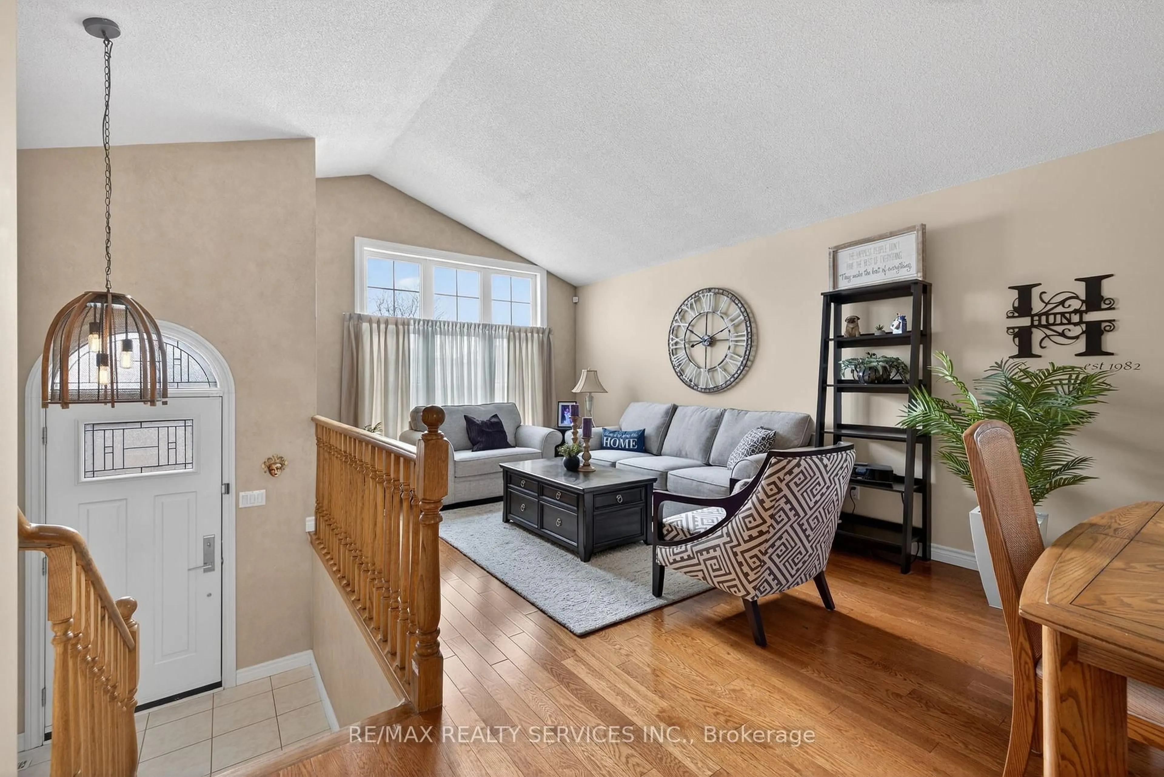 Living room with furniture, unknown for 64 Gardenia Way, Caledon Ontario L7C 1A8