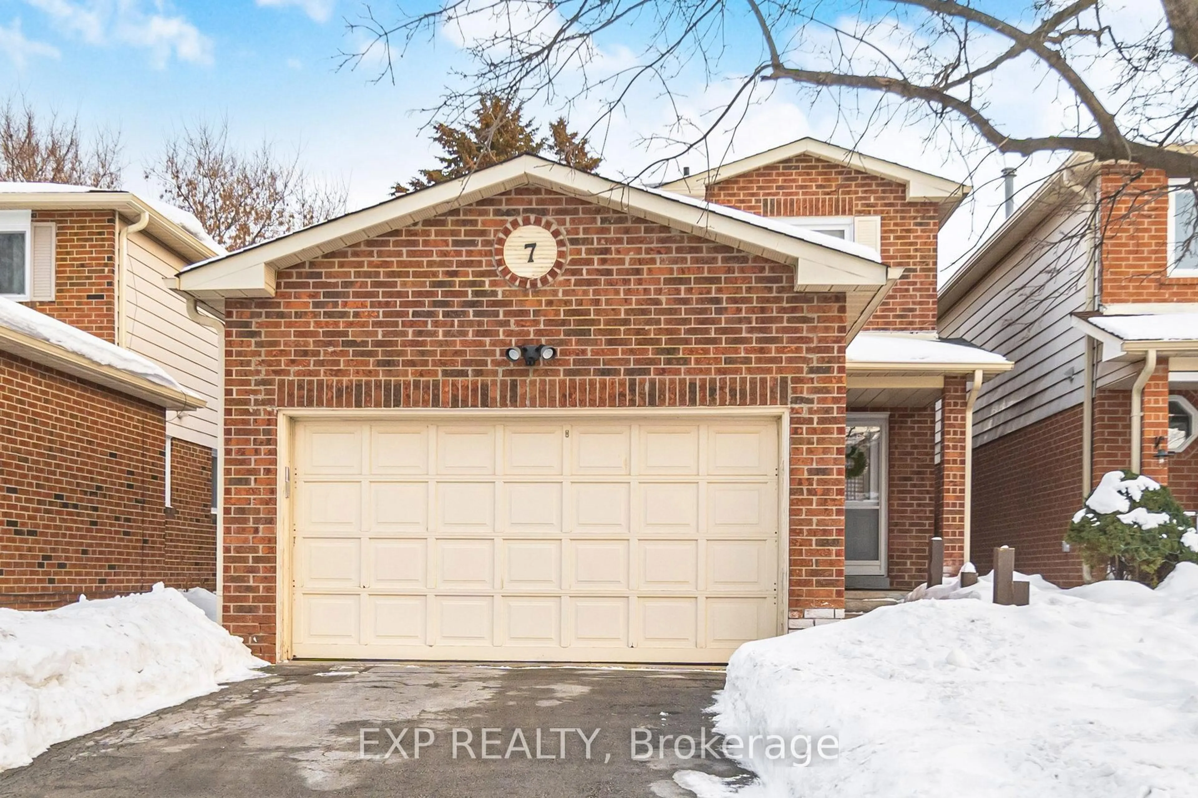 Home with brick exterior material, street for 7 Ferri Cres, Brampton Ontario L6Z 1R8