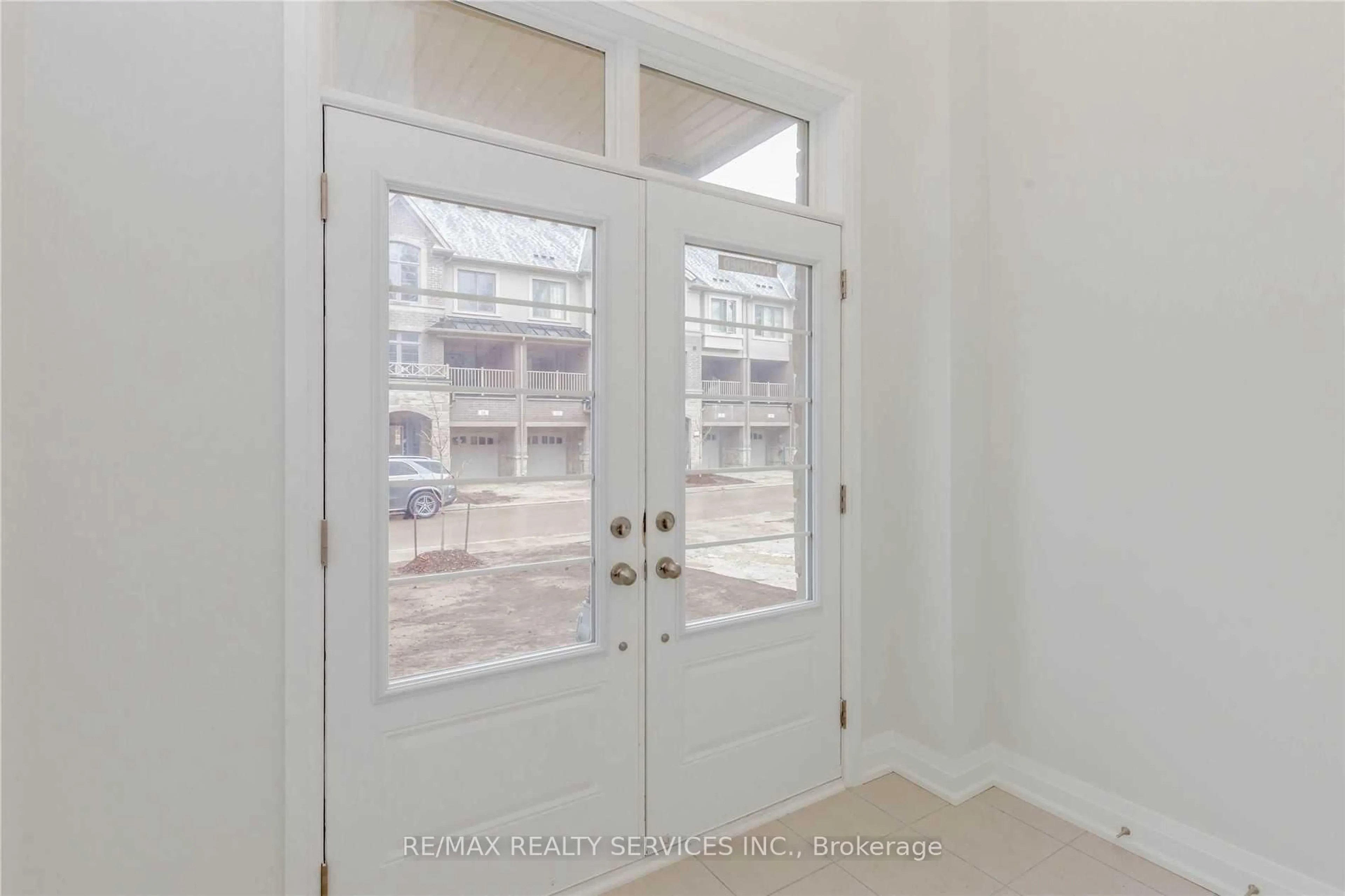 Indoor entryway for 29 Summerbeam Way, Brampton Ontario L6Y 0E3