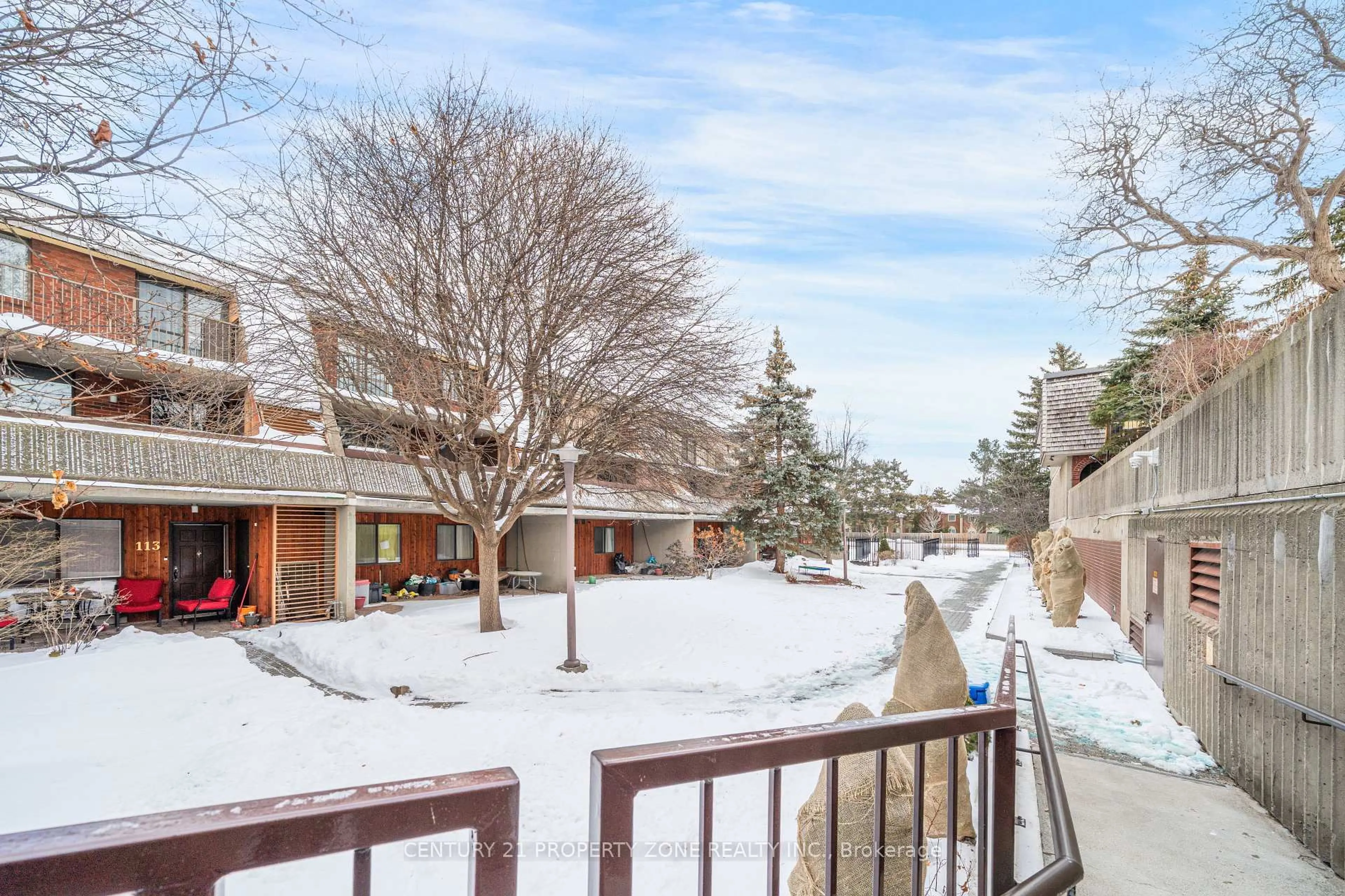 Patio, unknown for 1250 Mississauga Valley Blvd #112, Mississauga Ontario L5A 3R6