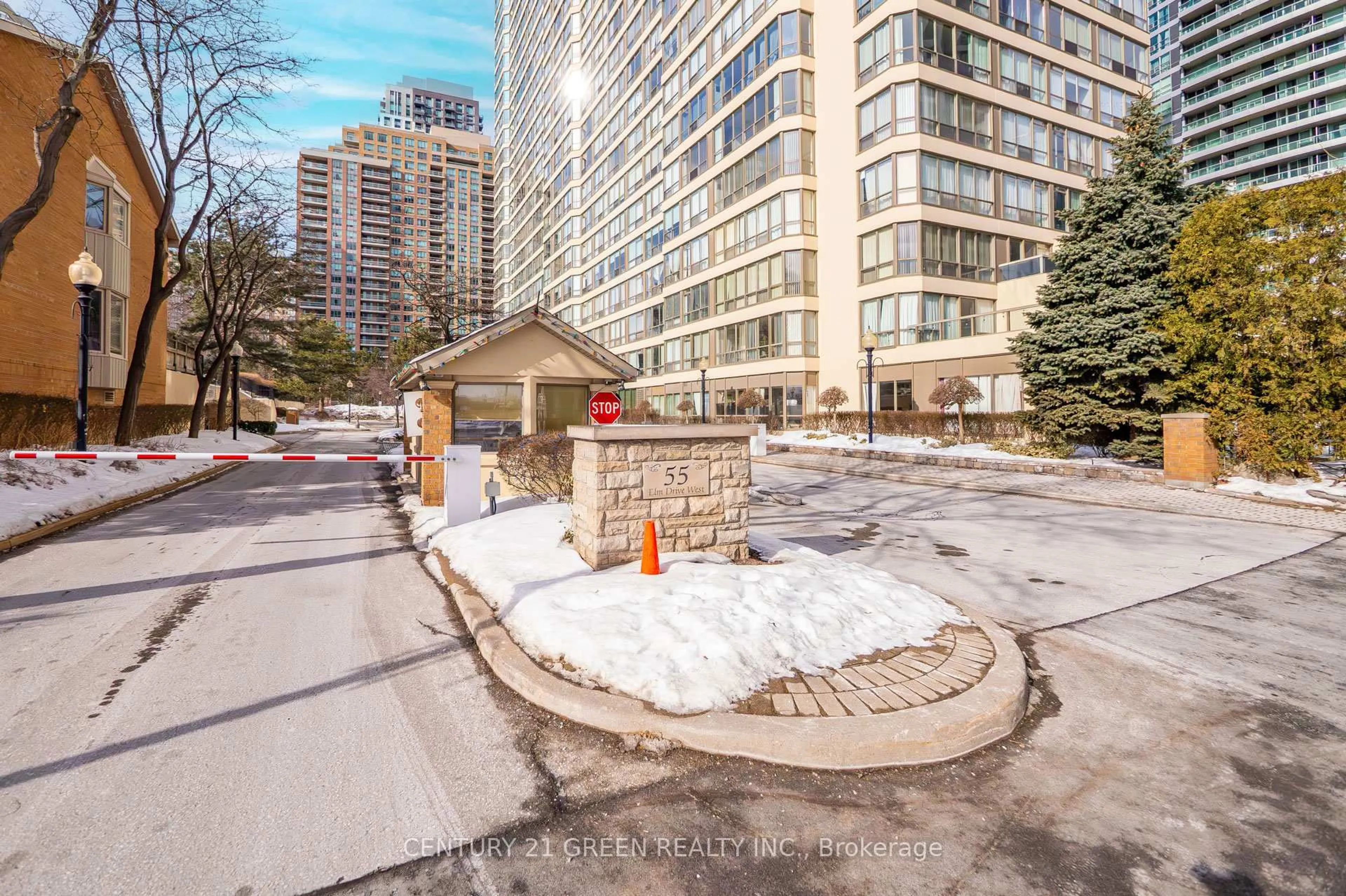 Patio, street for 55 Elm Dr #1201, Mississauga Ontario L5B 3Z3