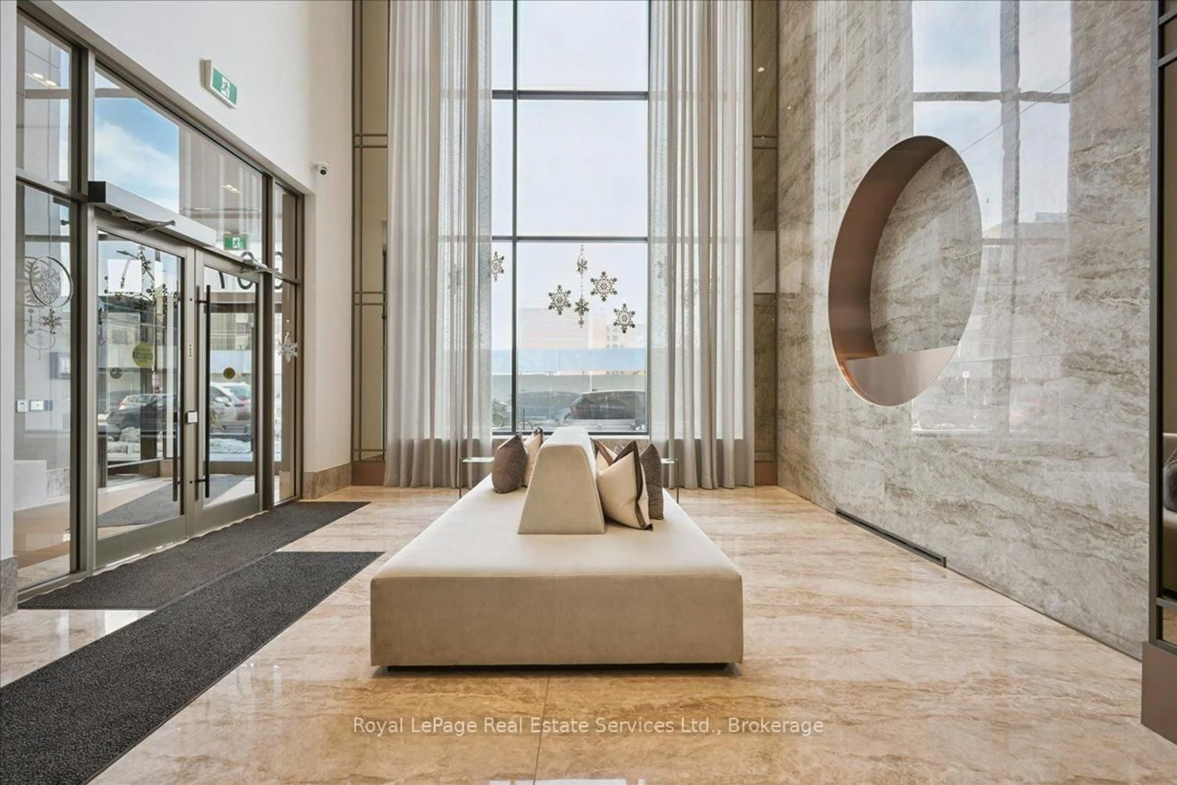 Lobby for 2007 James St #308, Burlington Ontario L7R 0G7