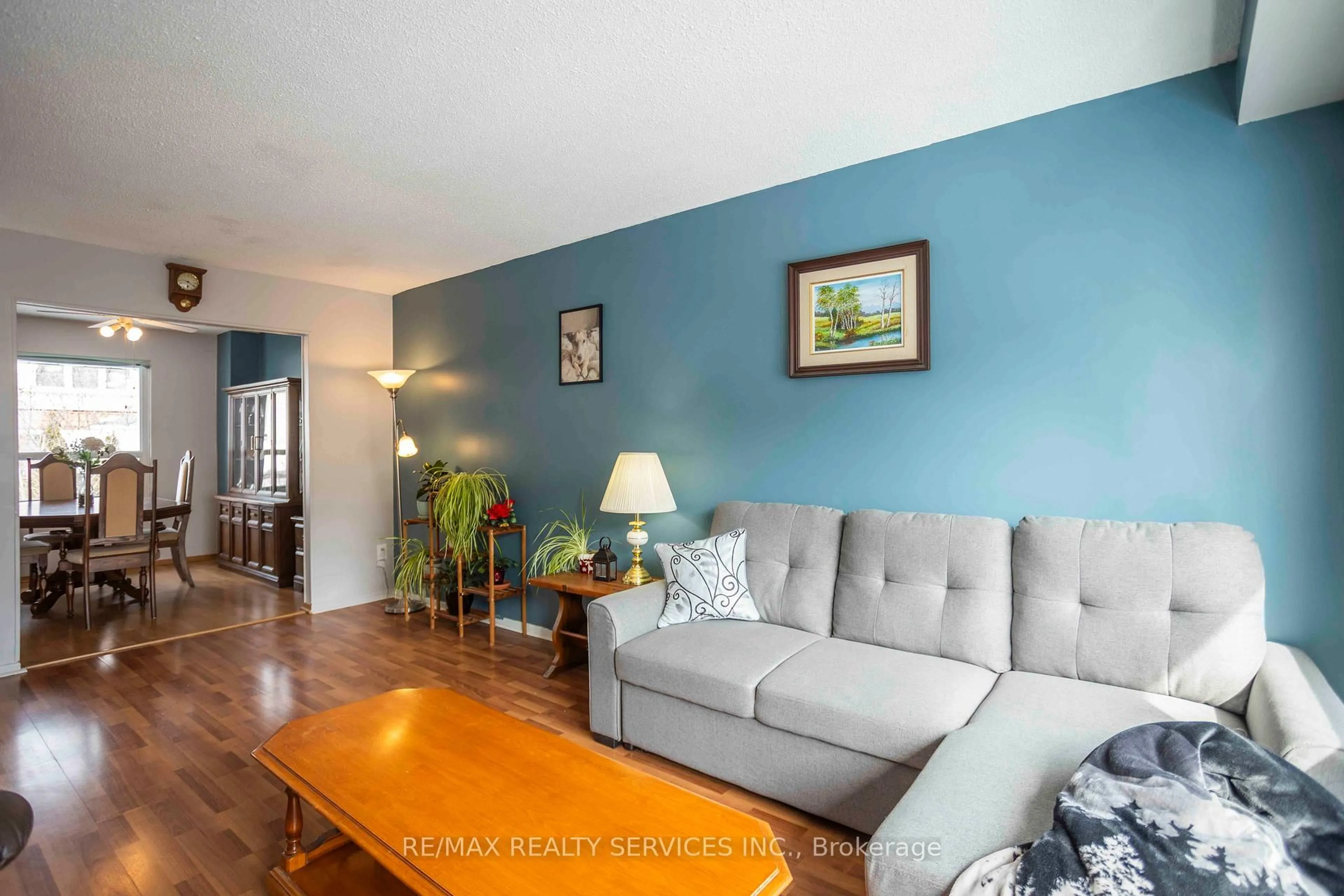 Living room with furniture, unknown for 806 Stainton Dr #6H, Mississauga Ontario L5C 2T2